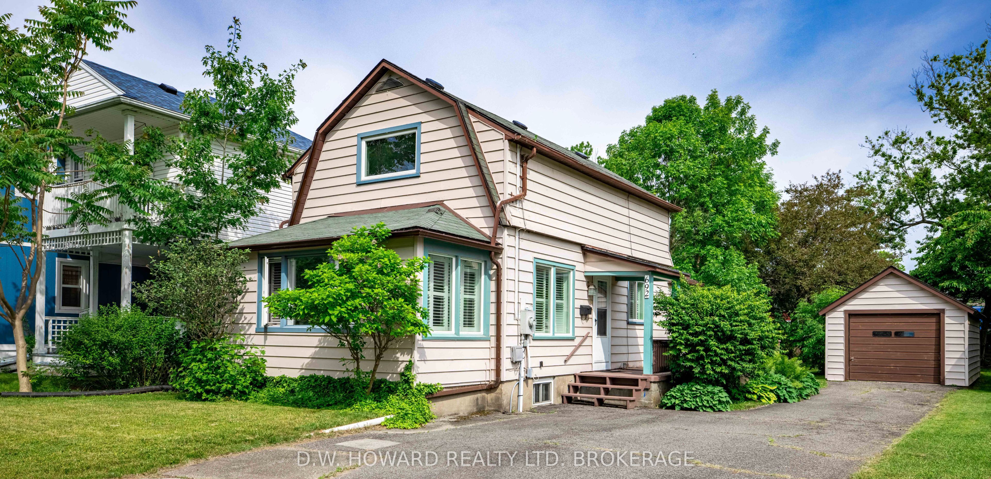 692 Lake Shore Rd Property Photo 26