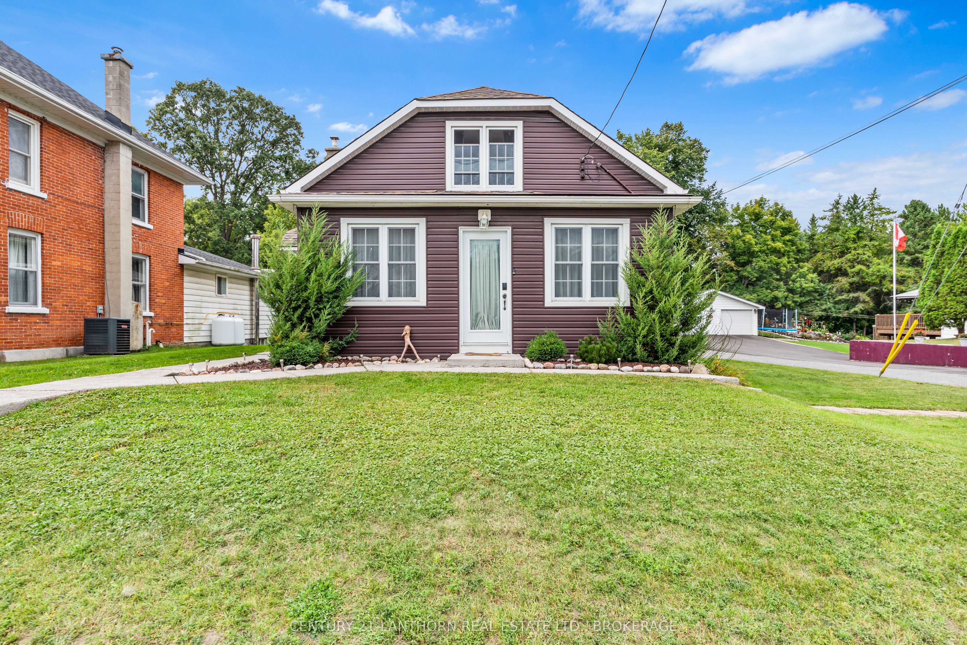 6817 38 Highway Property Photo