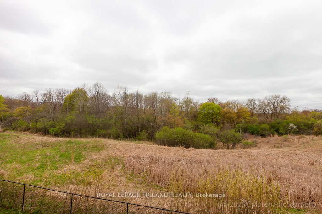 #231 - 600 Hyde Park Road Property Photo 5