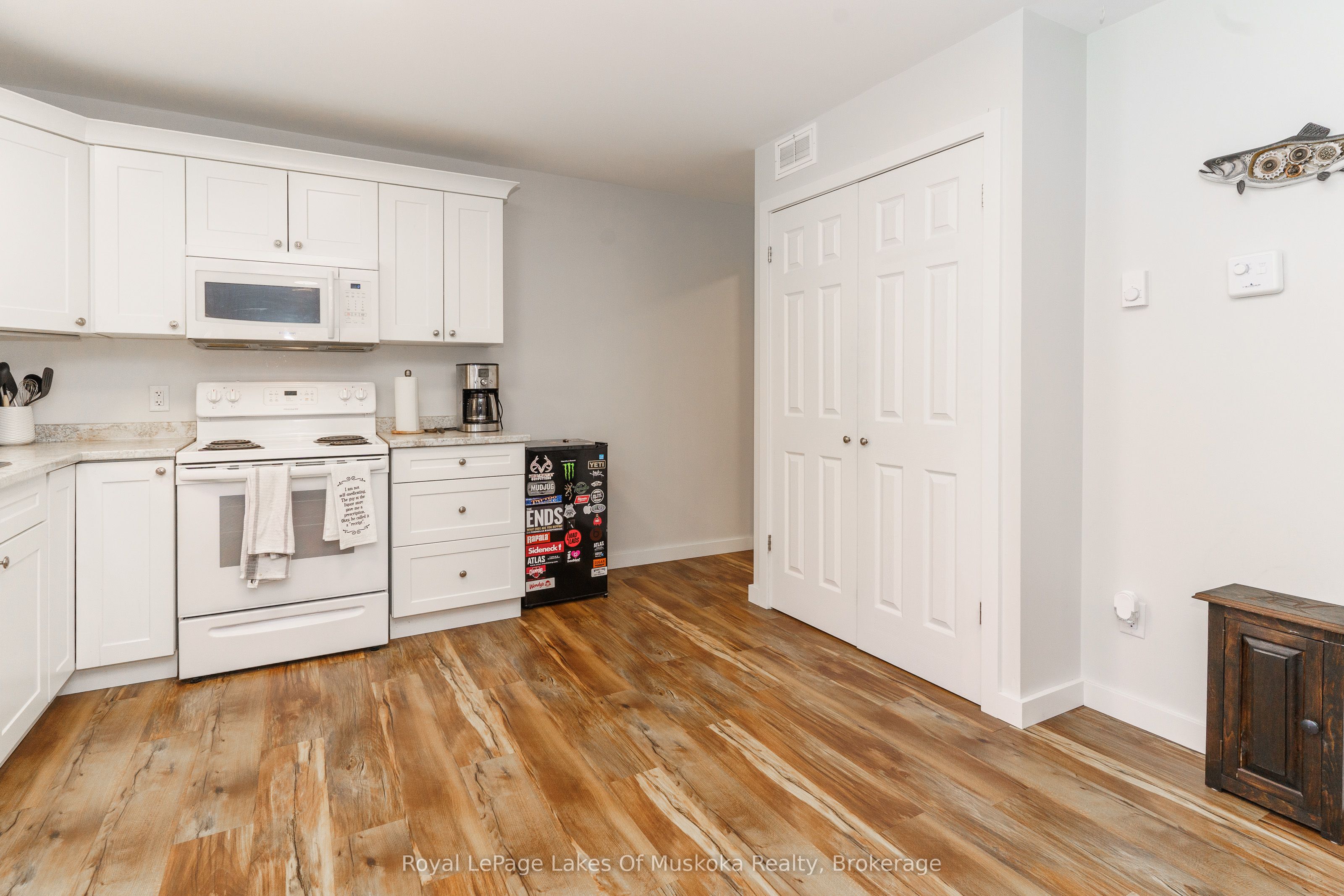 1070 592 N/a N Property Photo 8
