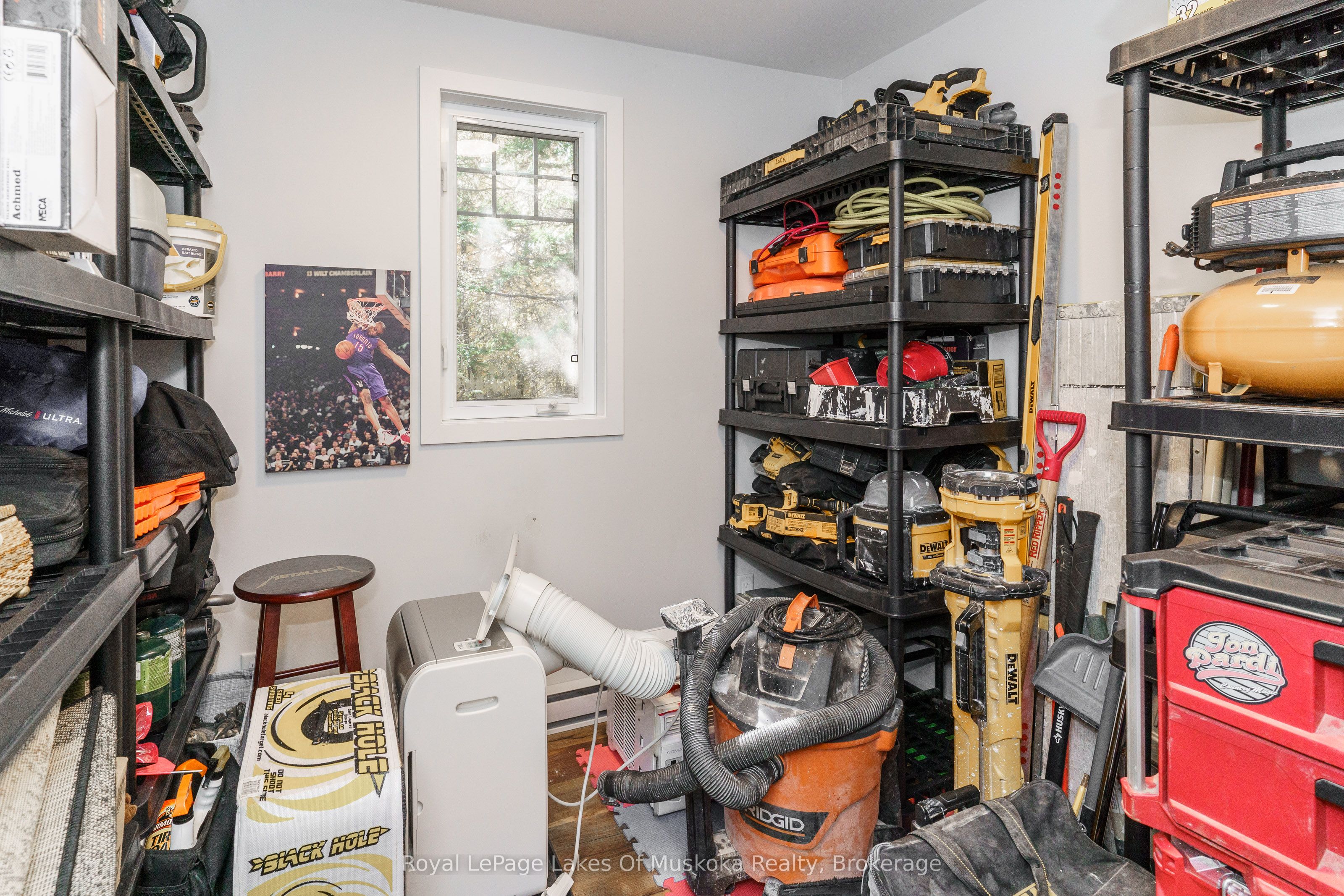 1070 592 N/a N Property Photo 15