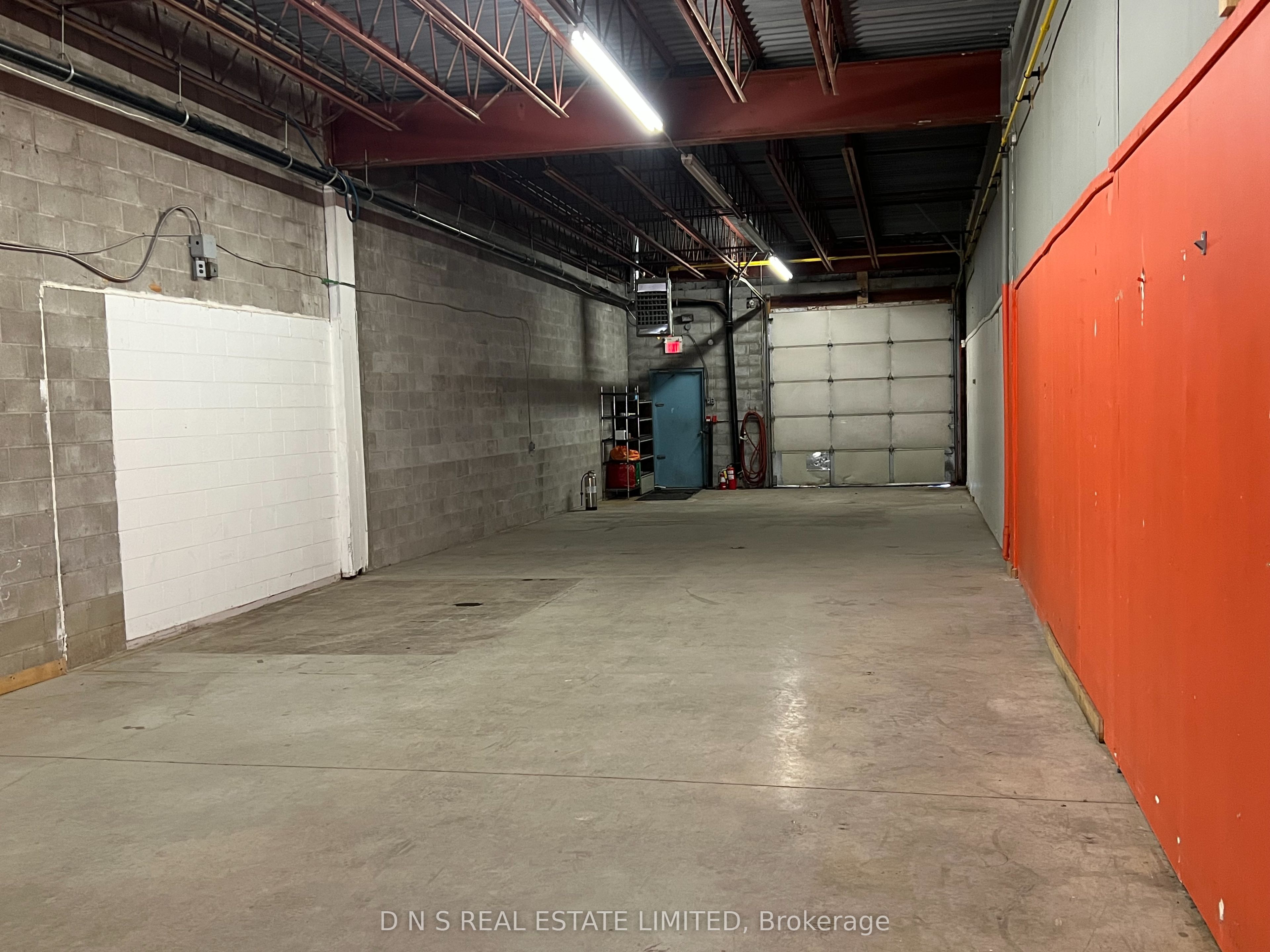 #4 - 637 The Queensway Property Photo 6