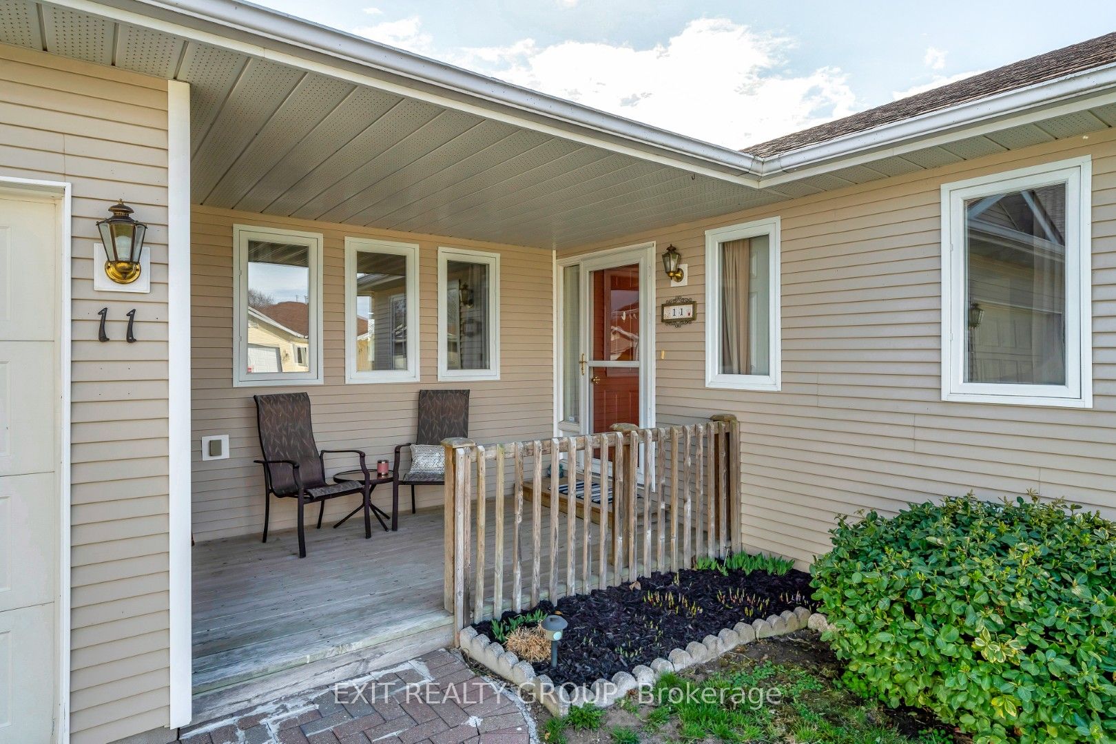 11 Monroe Court Property Photo 7