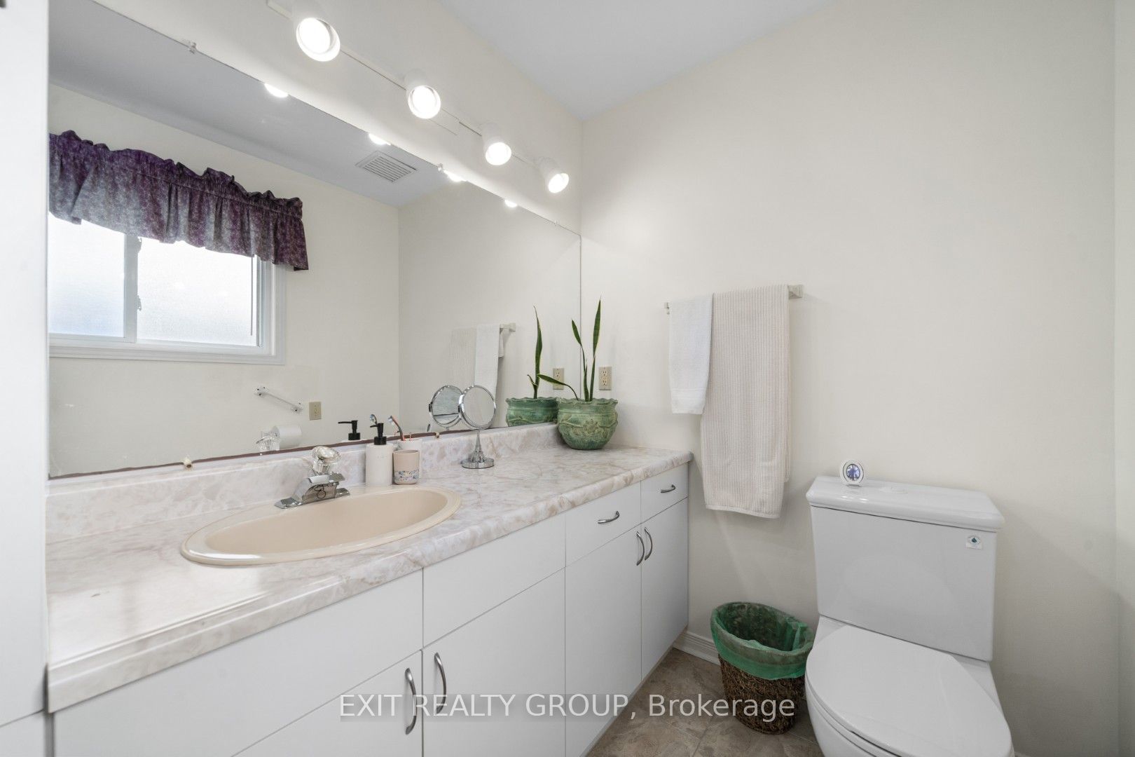 11 Monroe Court Property Photo 36