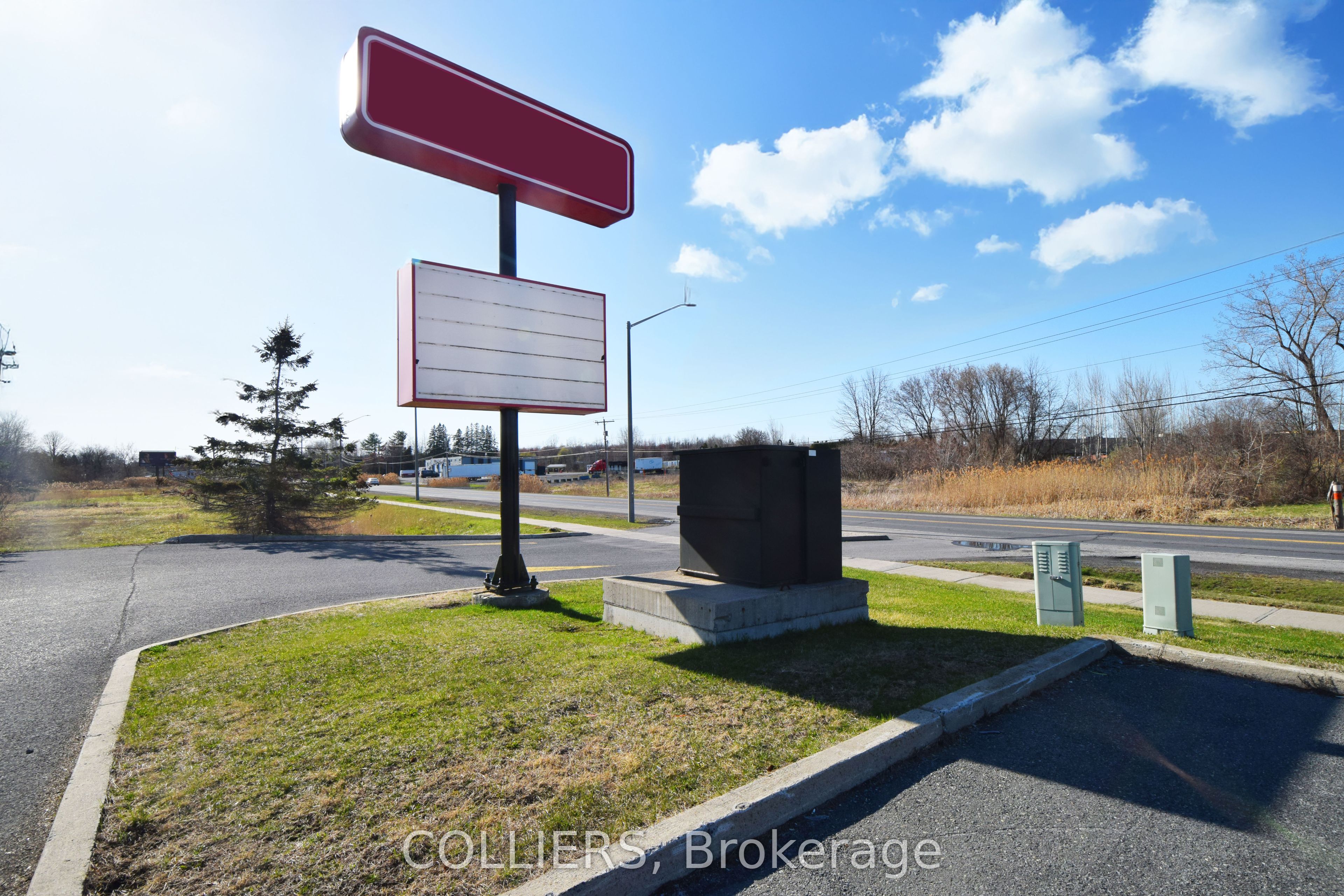 1850 Vincent Massey Drive Property Photo 2