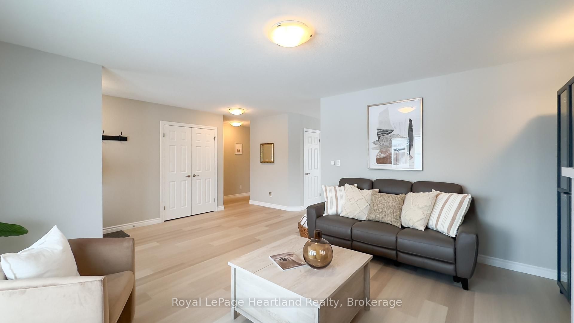 188 Lake Breeze Drive Property Photo 7