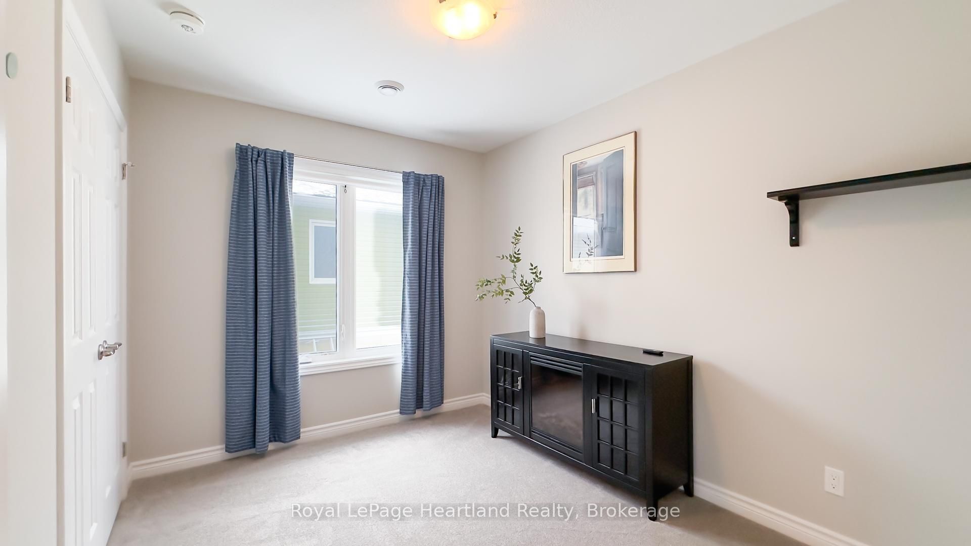 188 Lake Breeze Drive Property Photo 26
