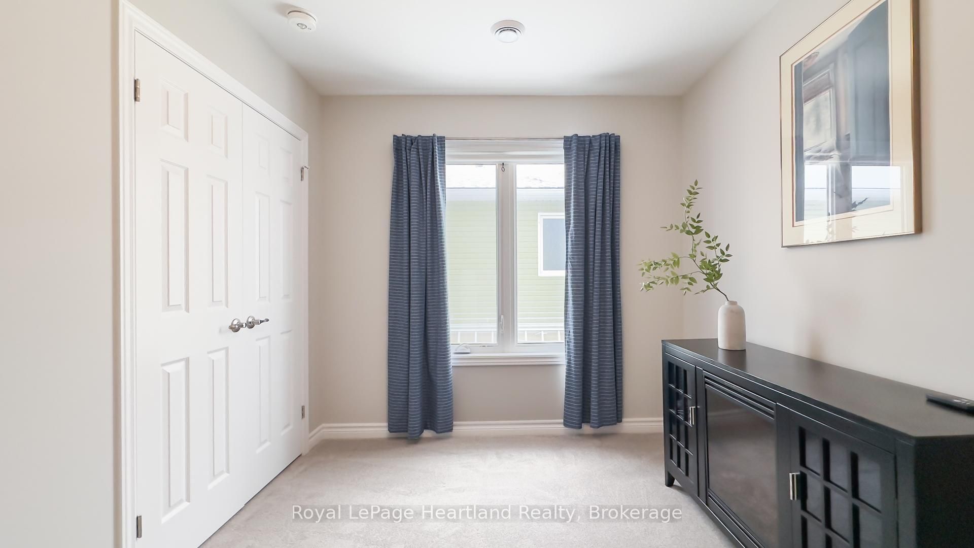 188 Lake Breeze Drive Property Photo 27