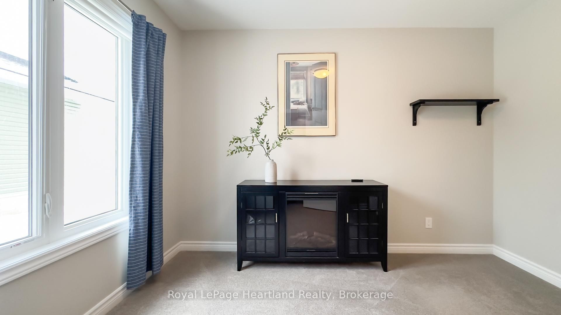 188 Lake Breeze Drive Property Photo 28