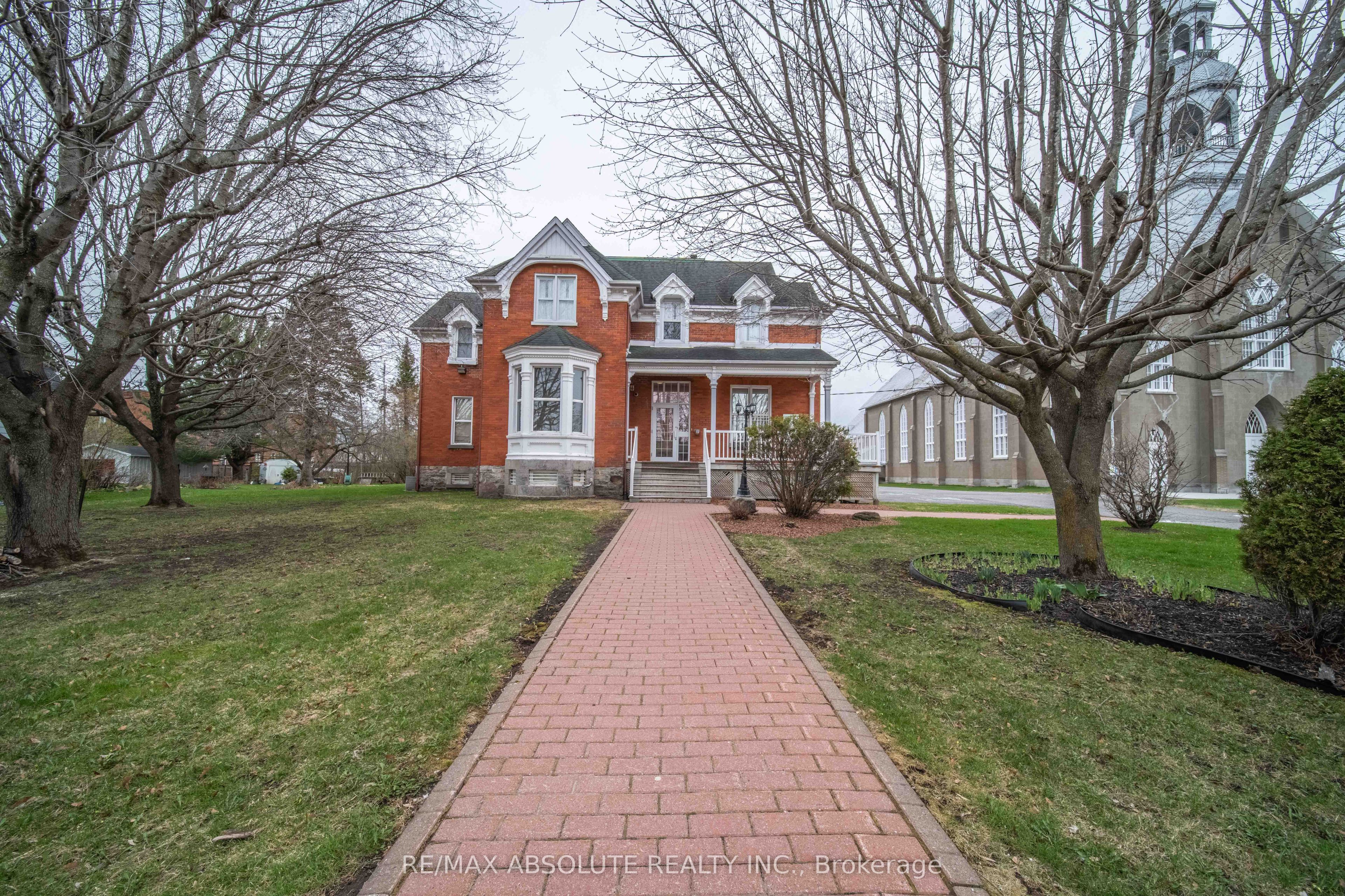 1110 Labrosse Street Property Photo 1