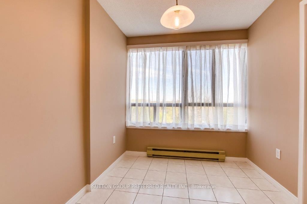 1600 Adelaide Street N 605 Property Photo 11