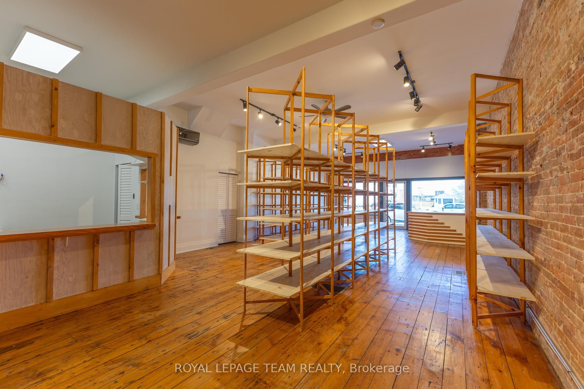 14 Elgin Street W Property Photo 3