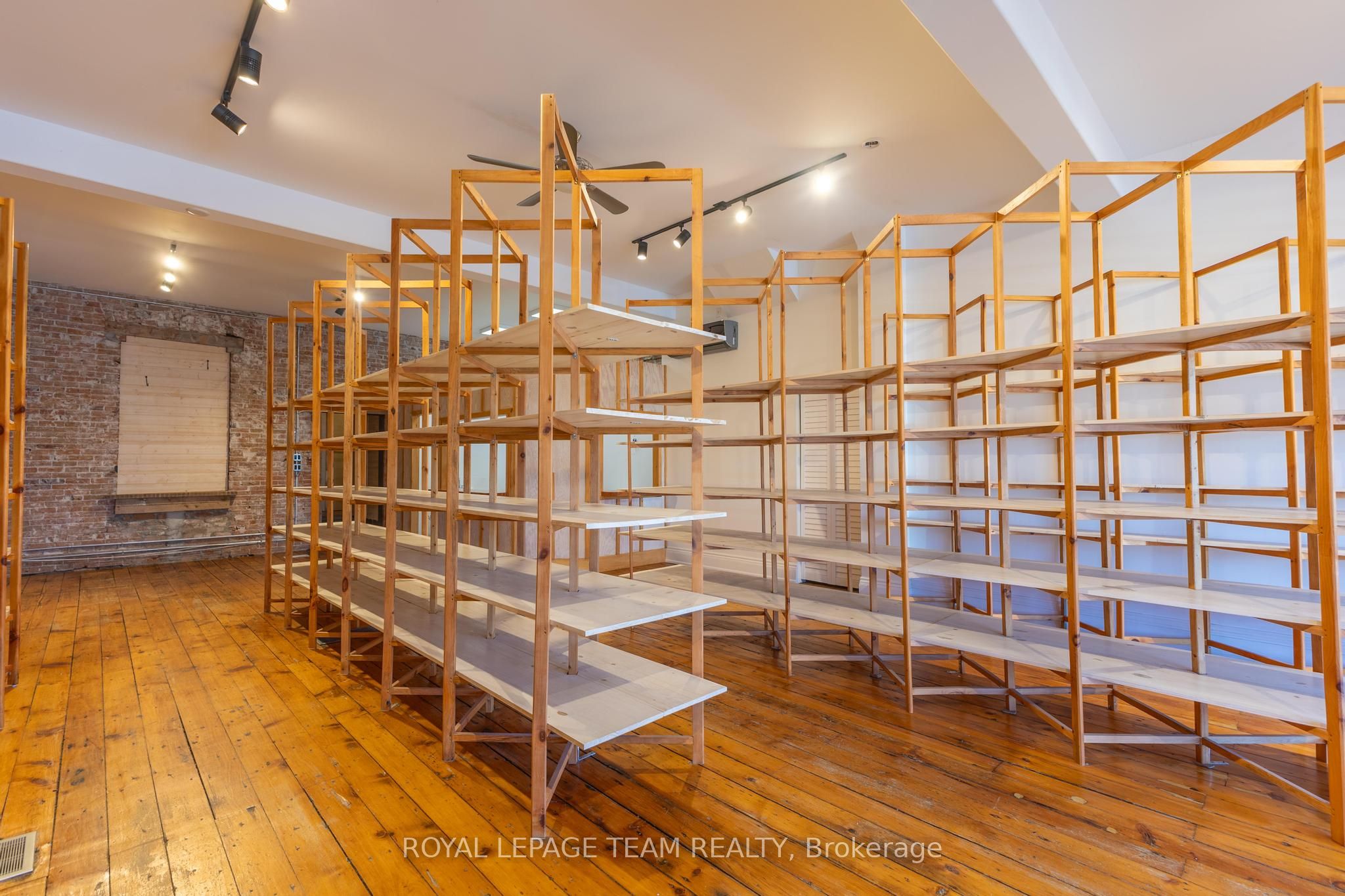 14 Elgin Street W Property Photo 6