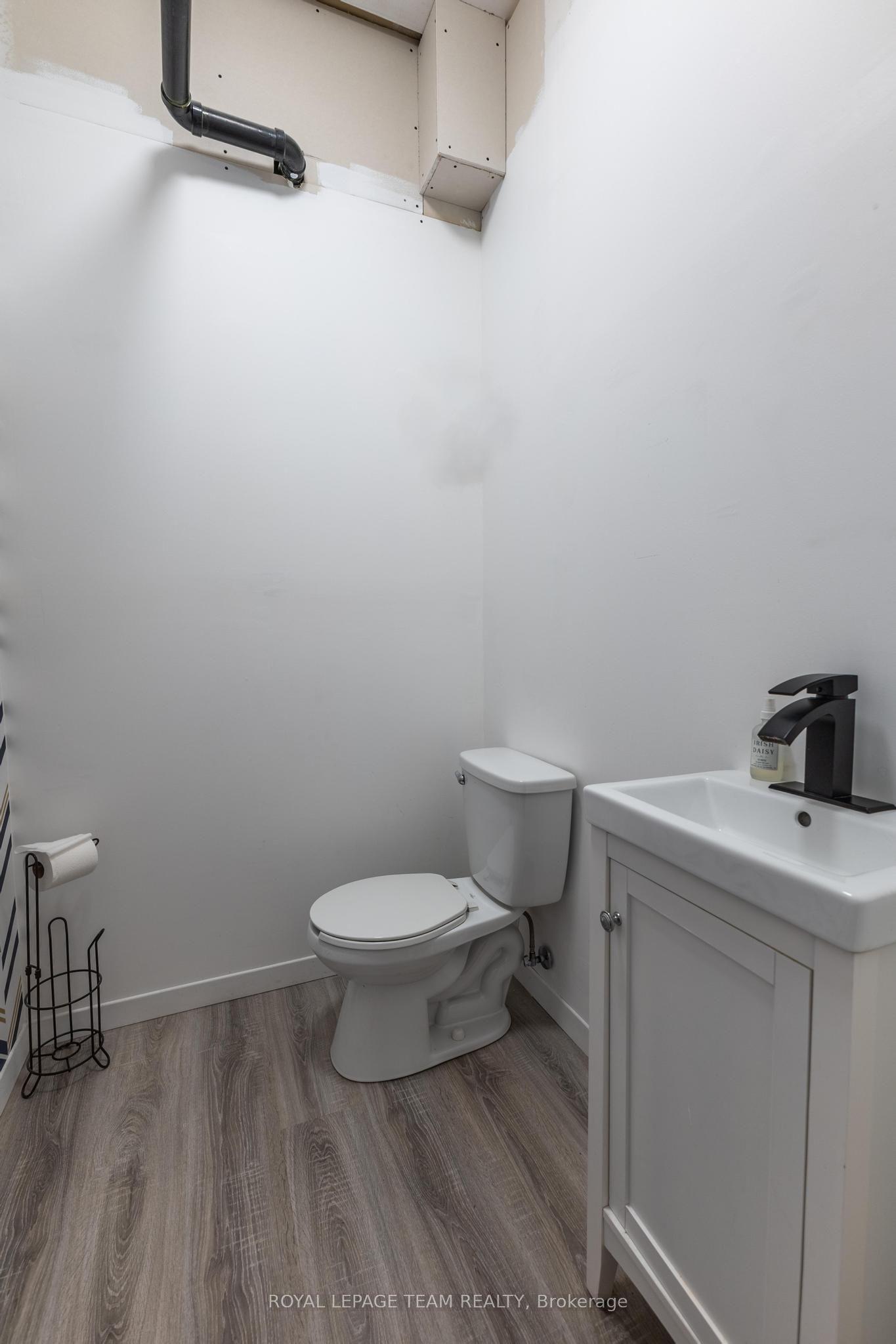 14 Elgin Street W Property Photo 7