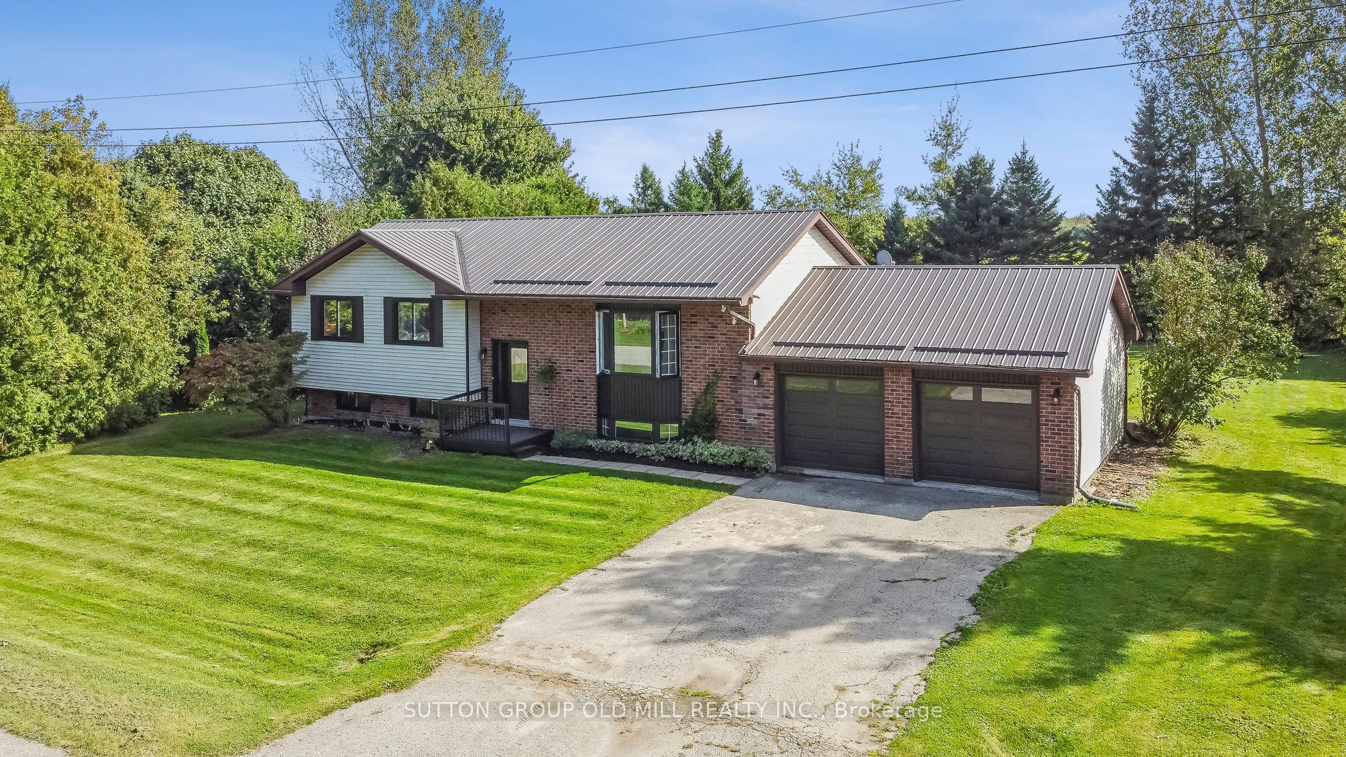 2 Menary Dr Property Photo 1