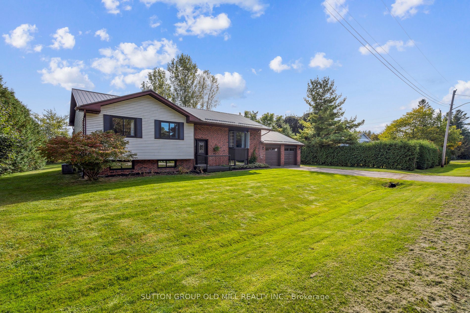 2 Menary Dr Property Photo 4