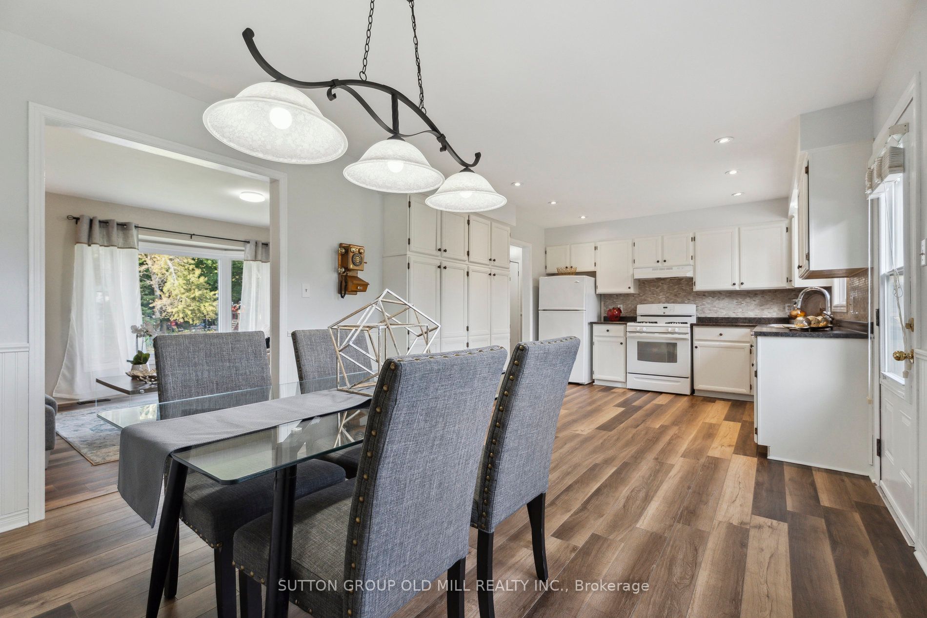 2 Menary Dr Property Photo 7