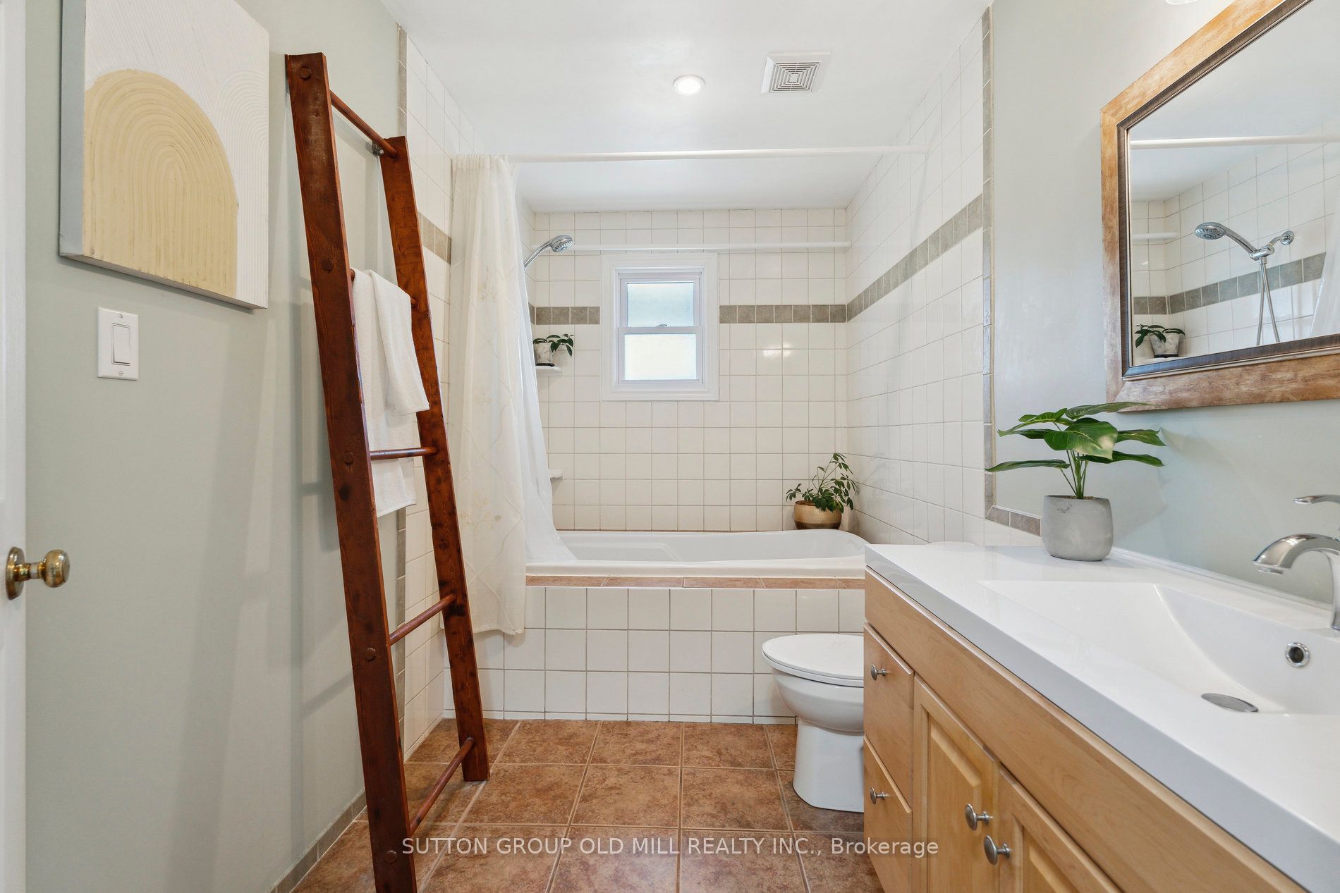 2 Menary Dr Property Photo 17