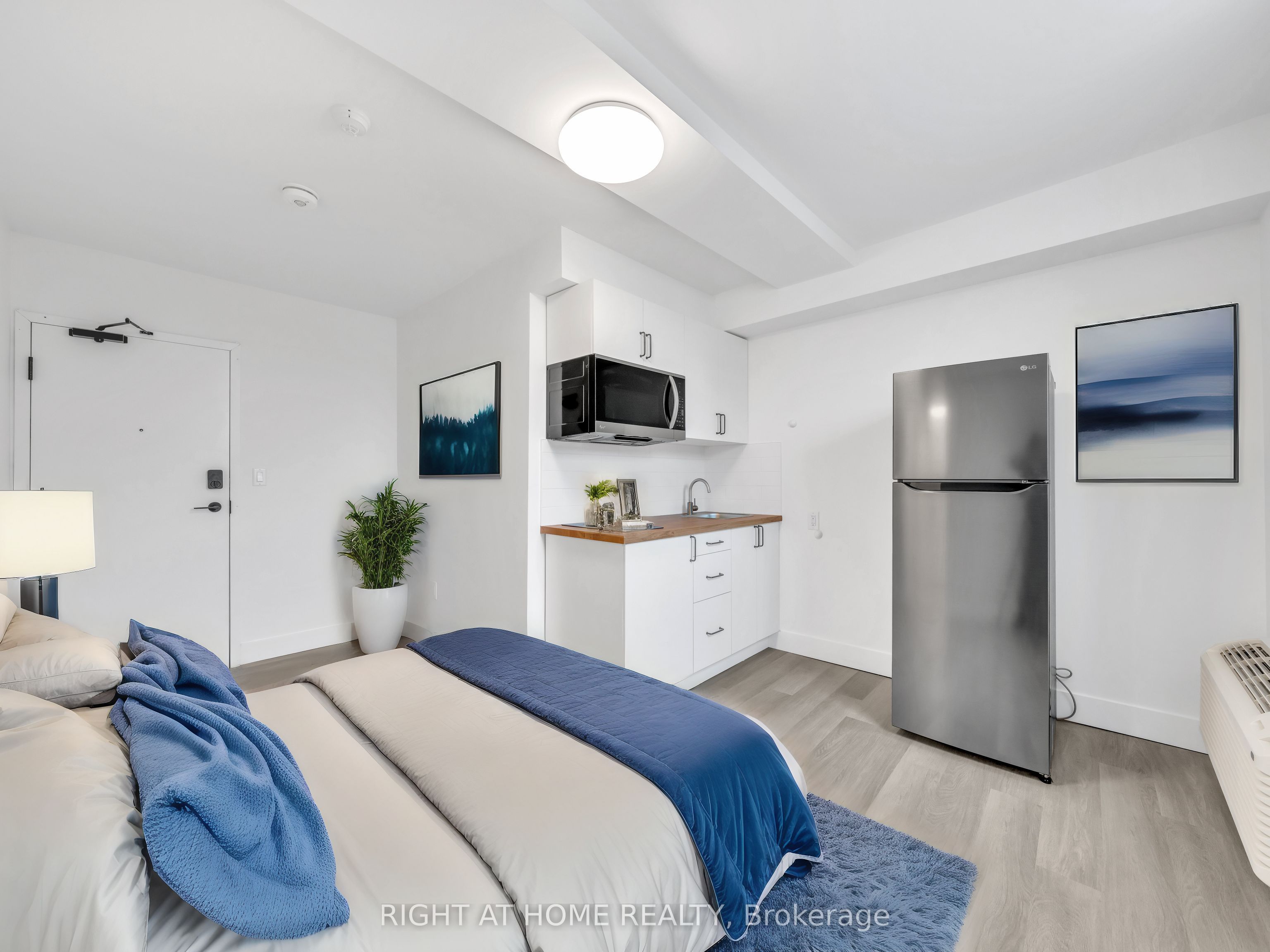 #206 - 1804 Drouillard Road Property Photo 1