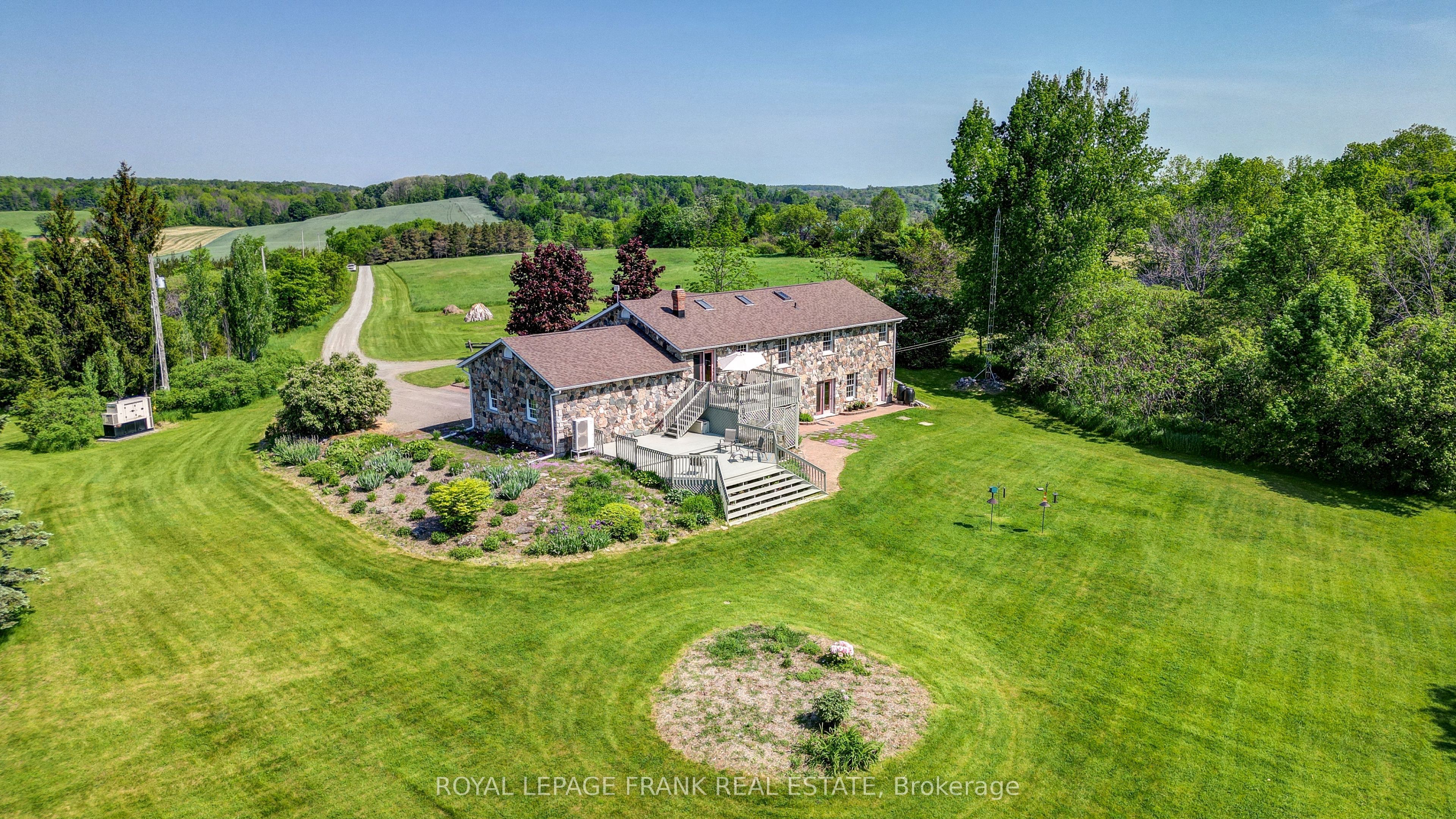 3071 5th Line E Property Photo