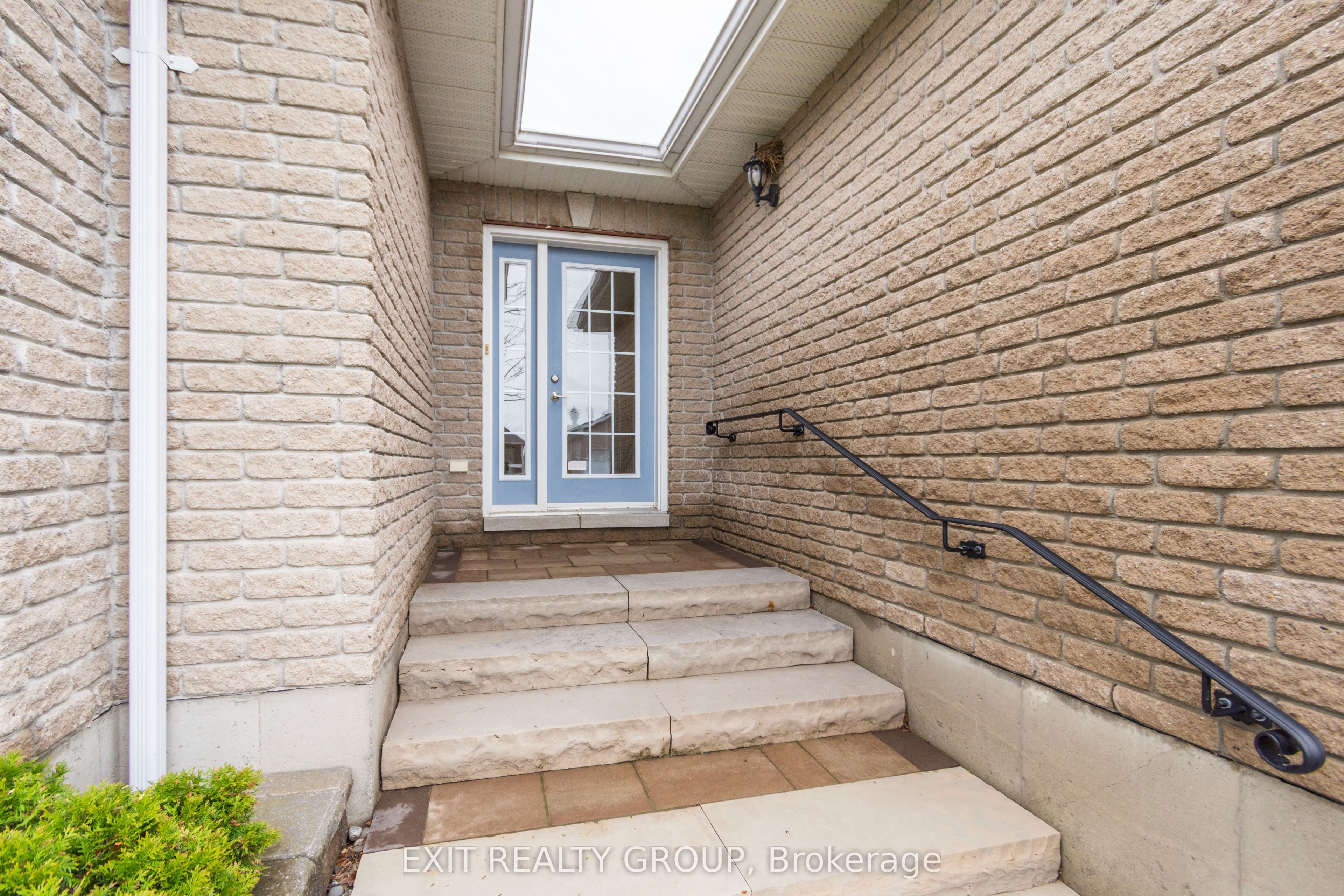 24 Aletha Drive Property Photo 2