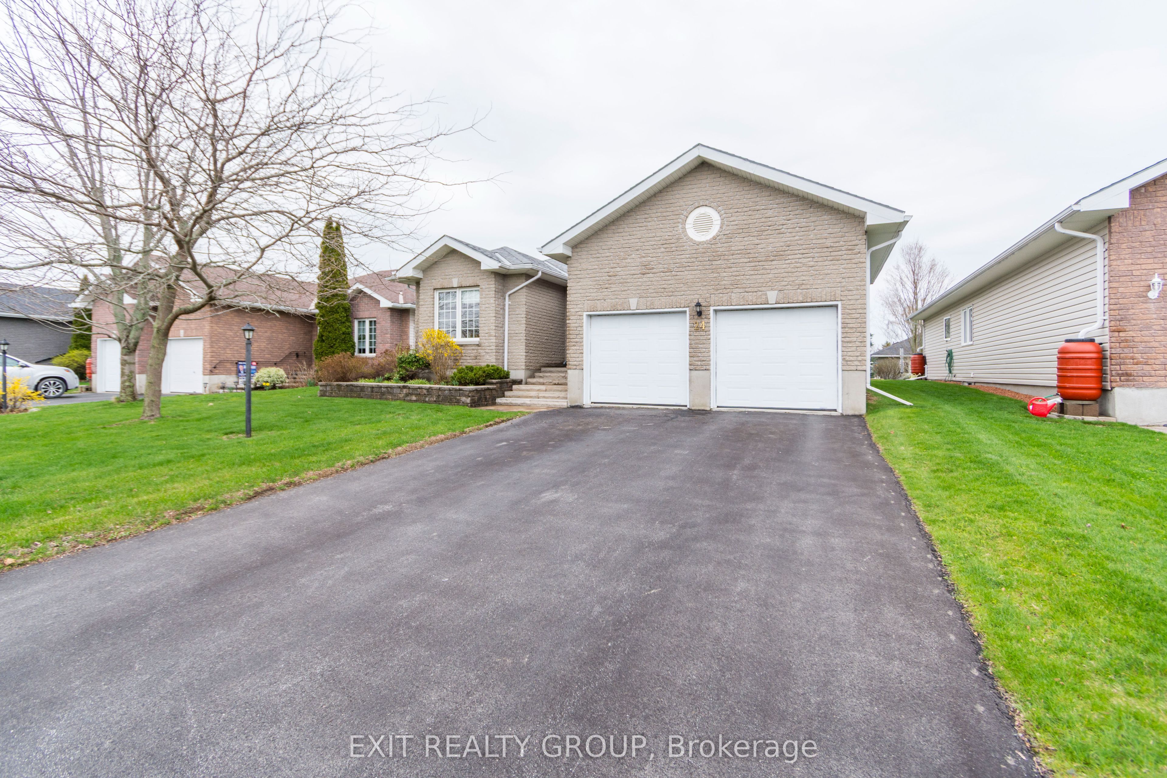 24 Aletha Drive Property Photo 3