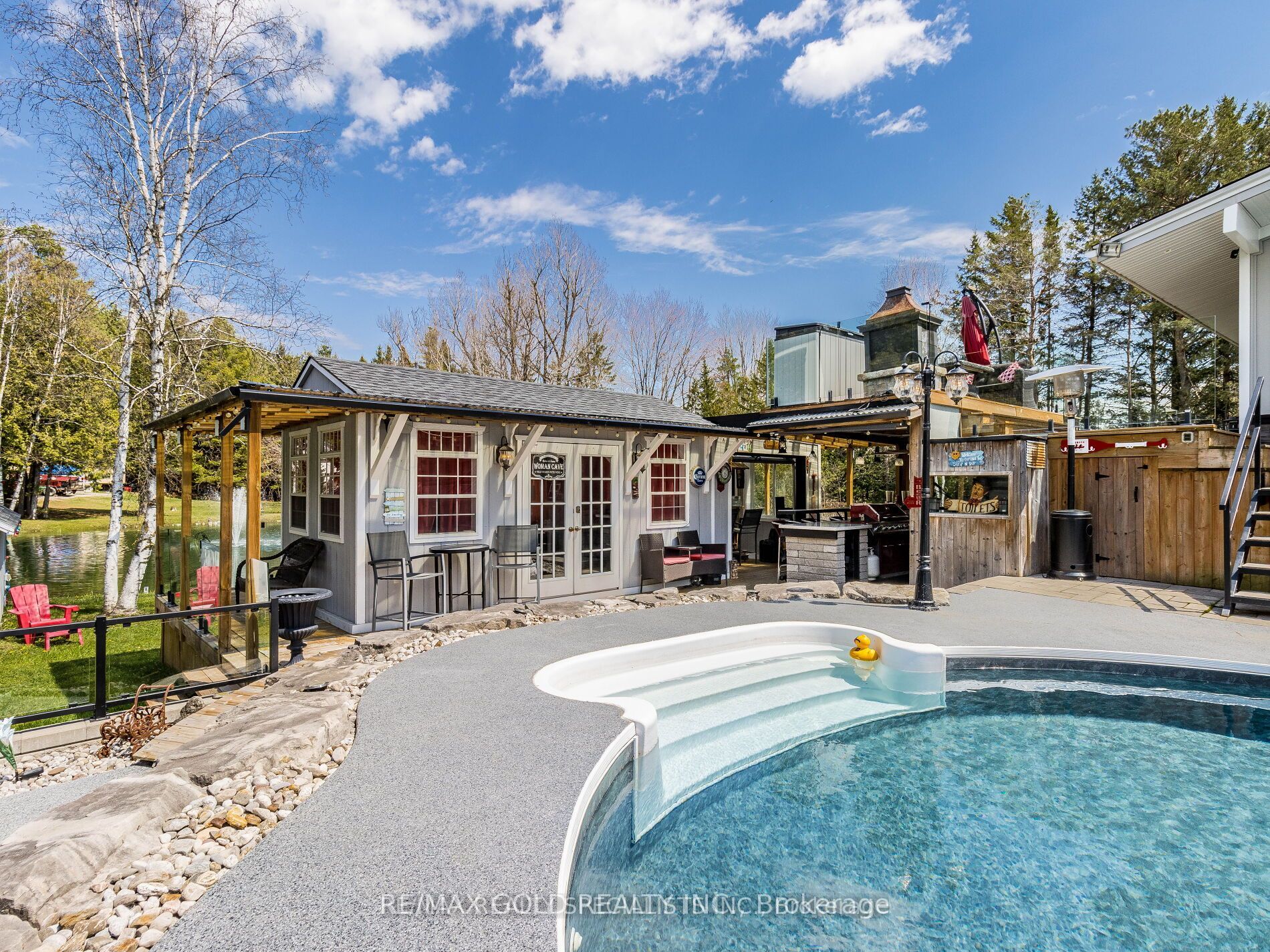 5947 Fourth Line Property Photo 3