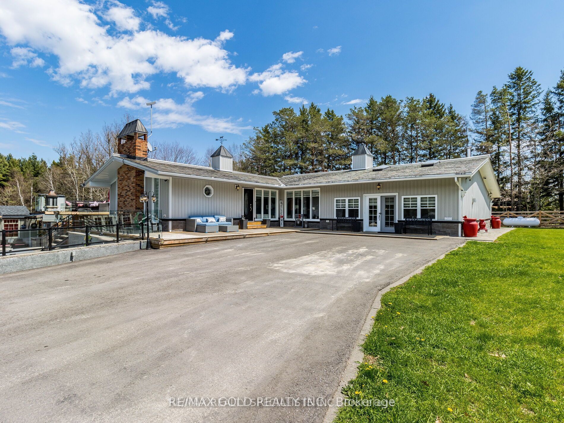 5947 Fourth Line Property Photo 5