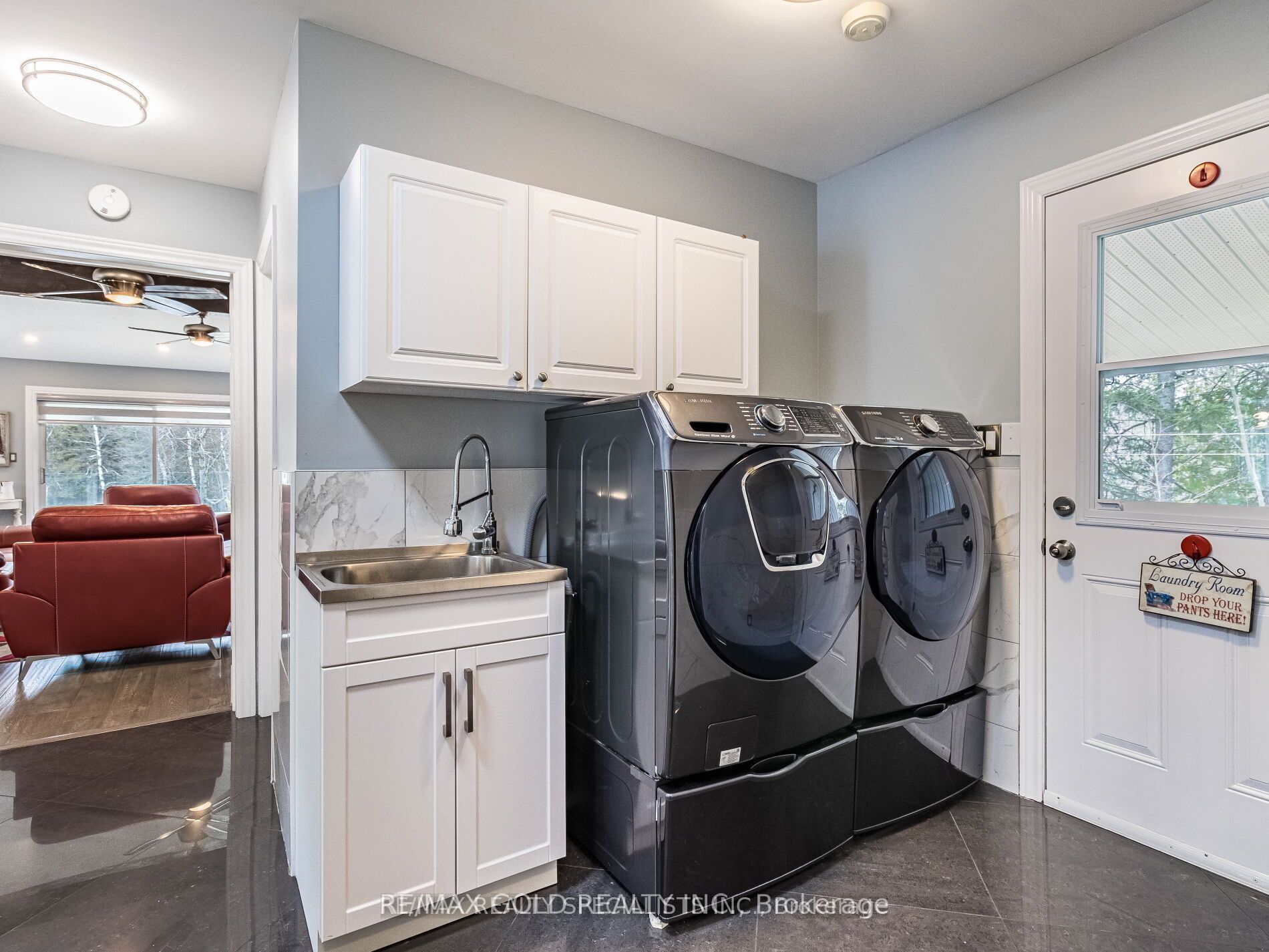 5947 Fourth Line Property Photo 13