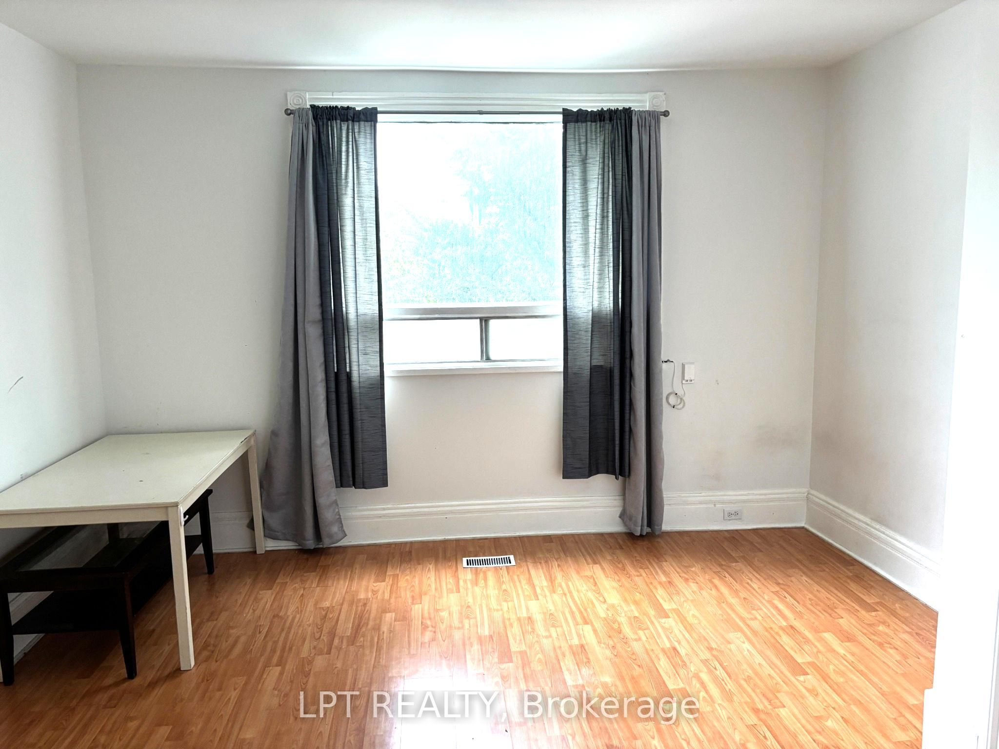 374 Barrie Street Property Photo 5