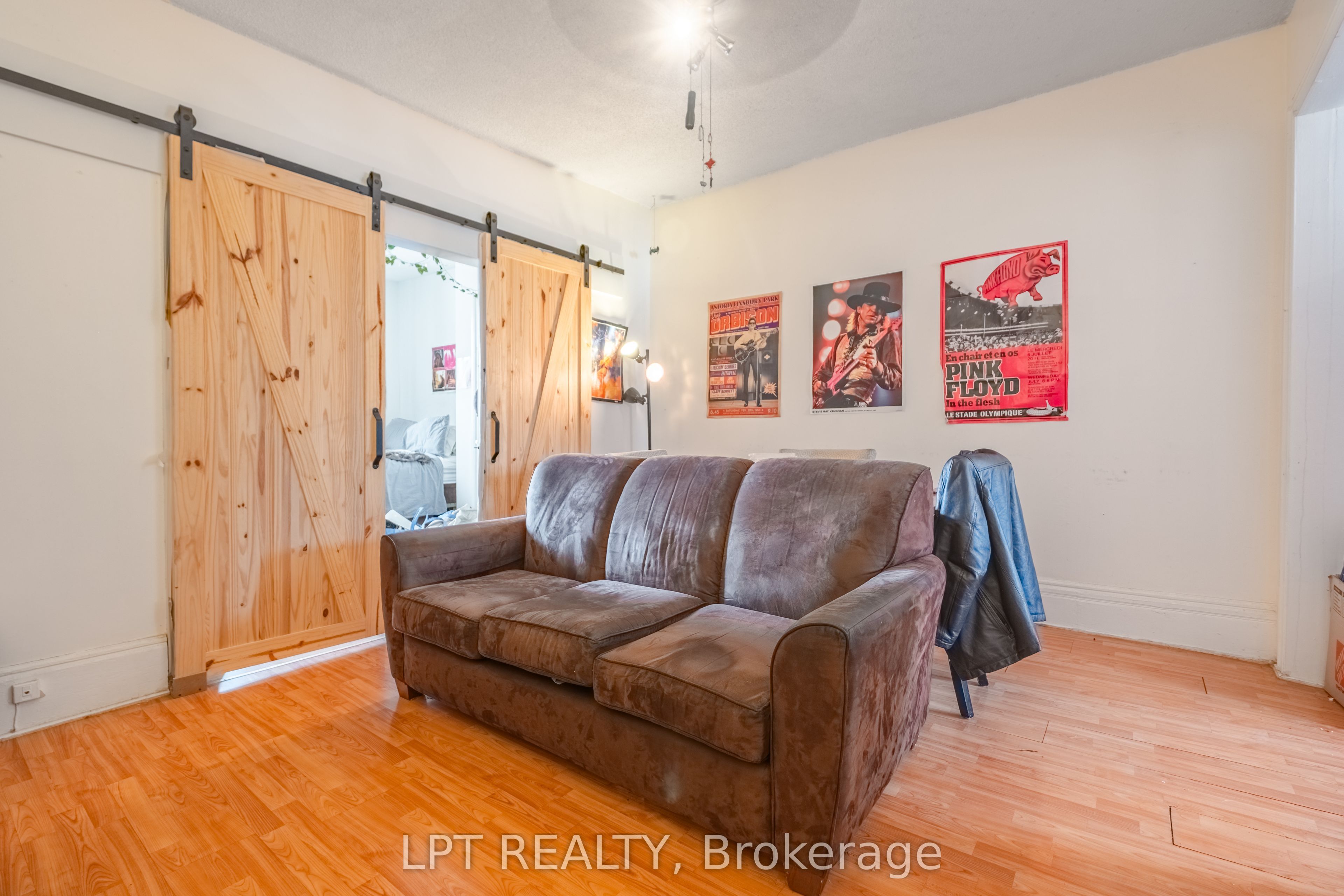 374 Barrie Street Property Photo 8