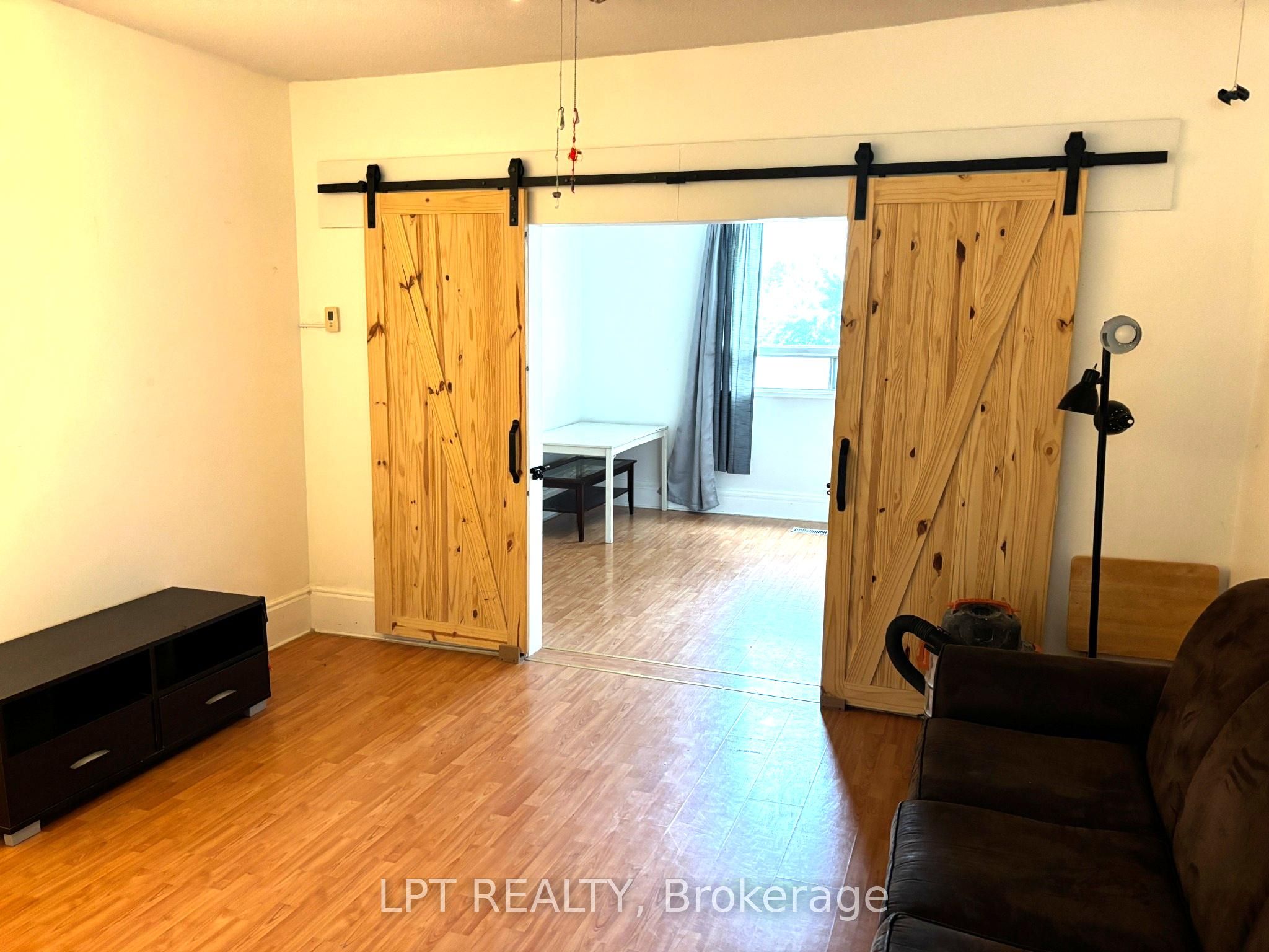 374 Barrie Street Property Photo 10