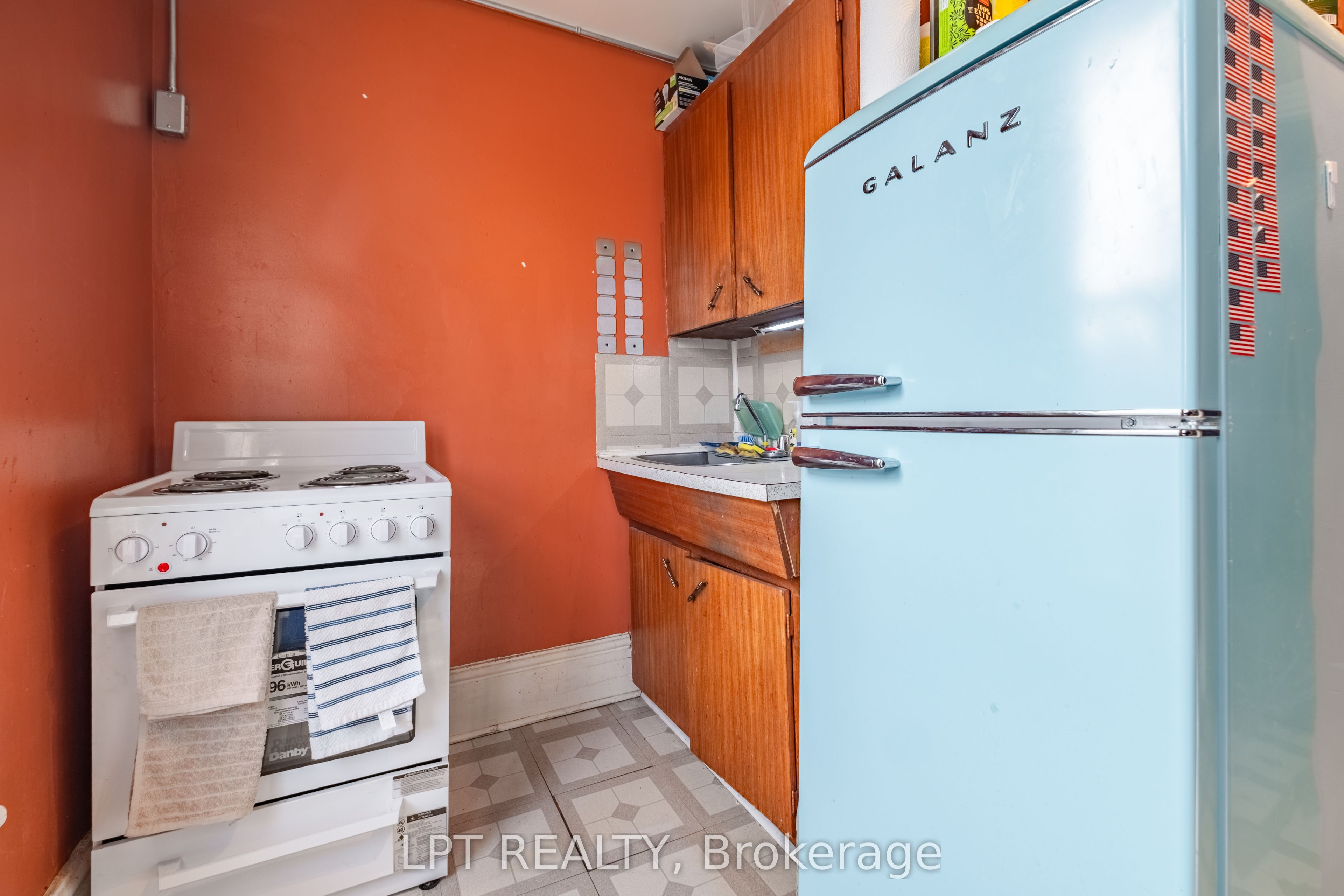 374 Barrie Street Property Photo 16