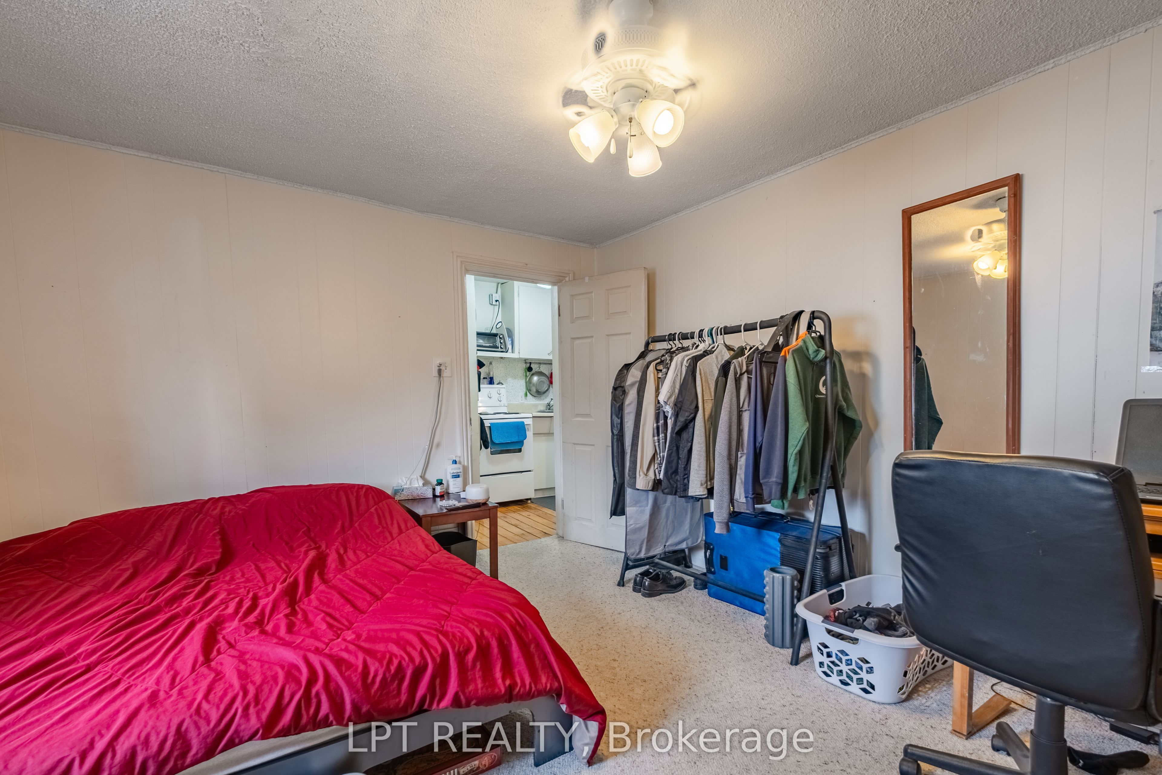 374 Barrie Street Property Photo 31