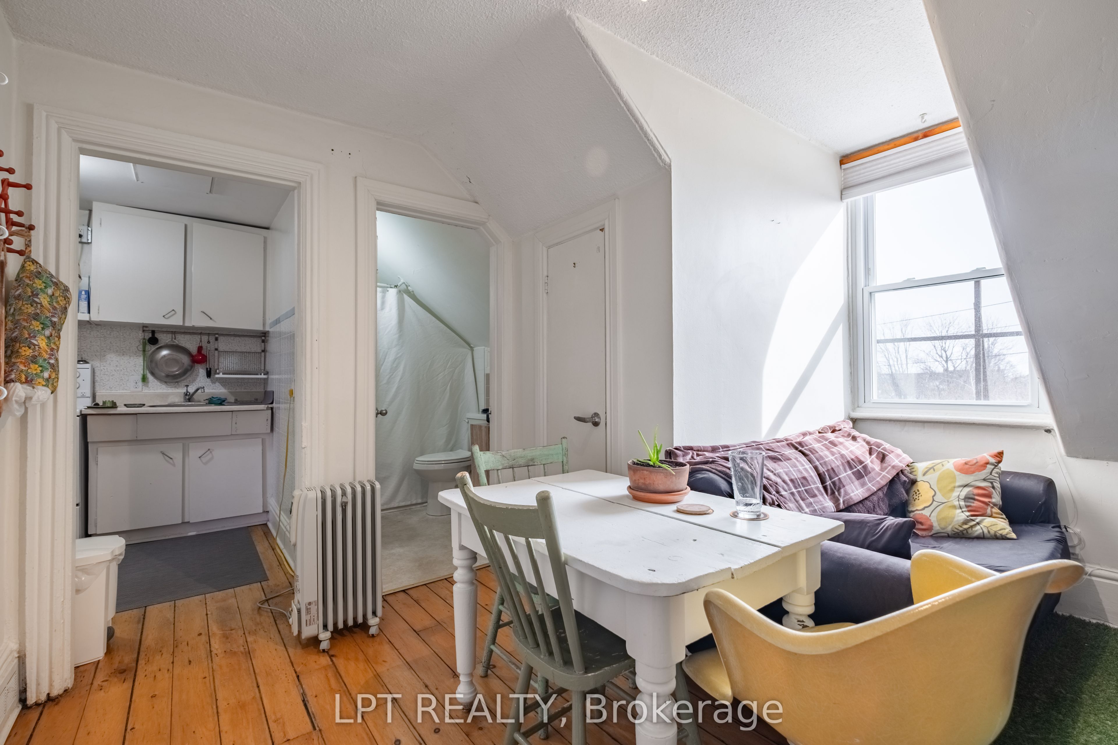 374 Barrie Street Property Photo 34