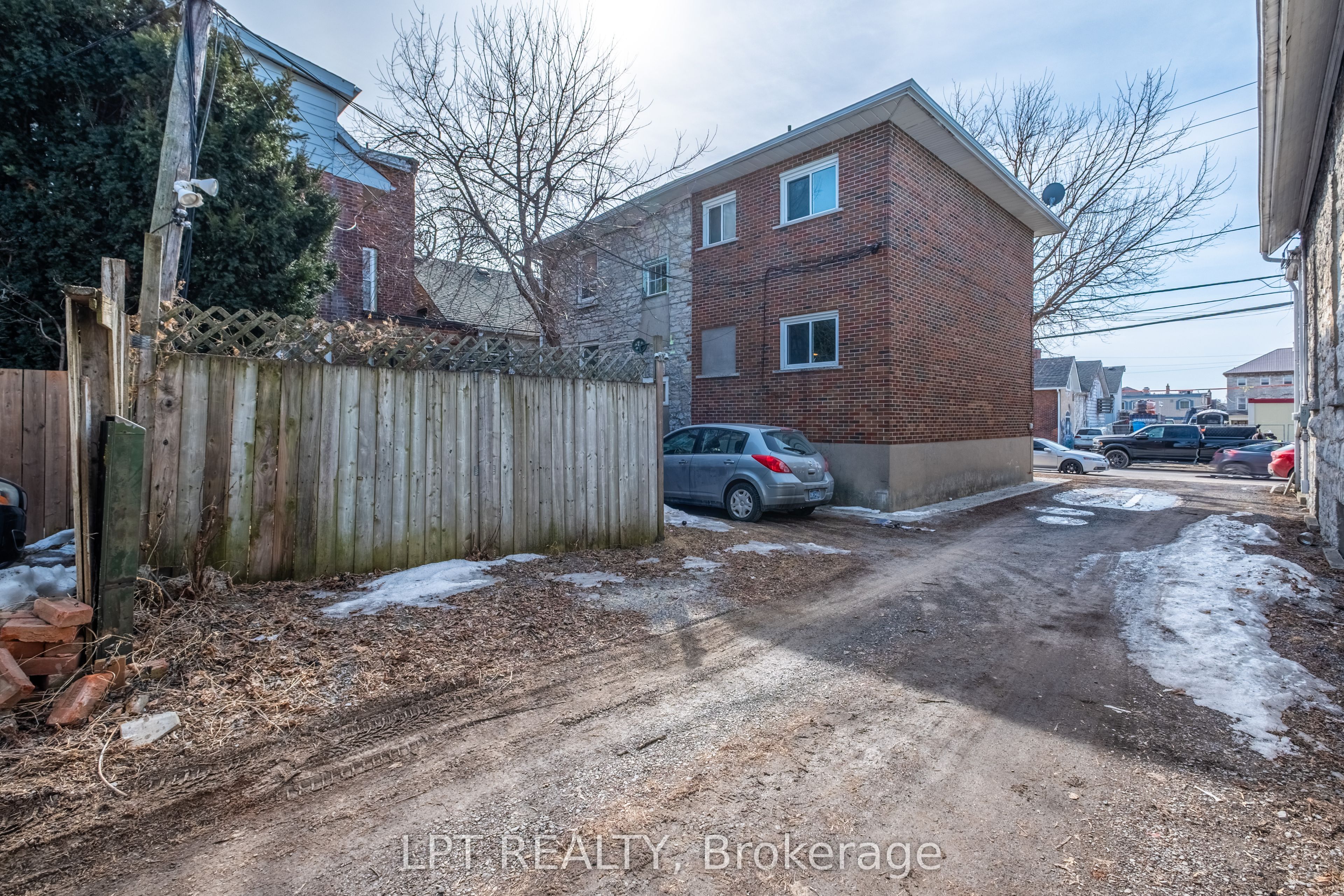 374 Barrie Street Property Photo 37