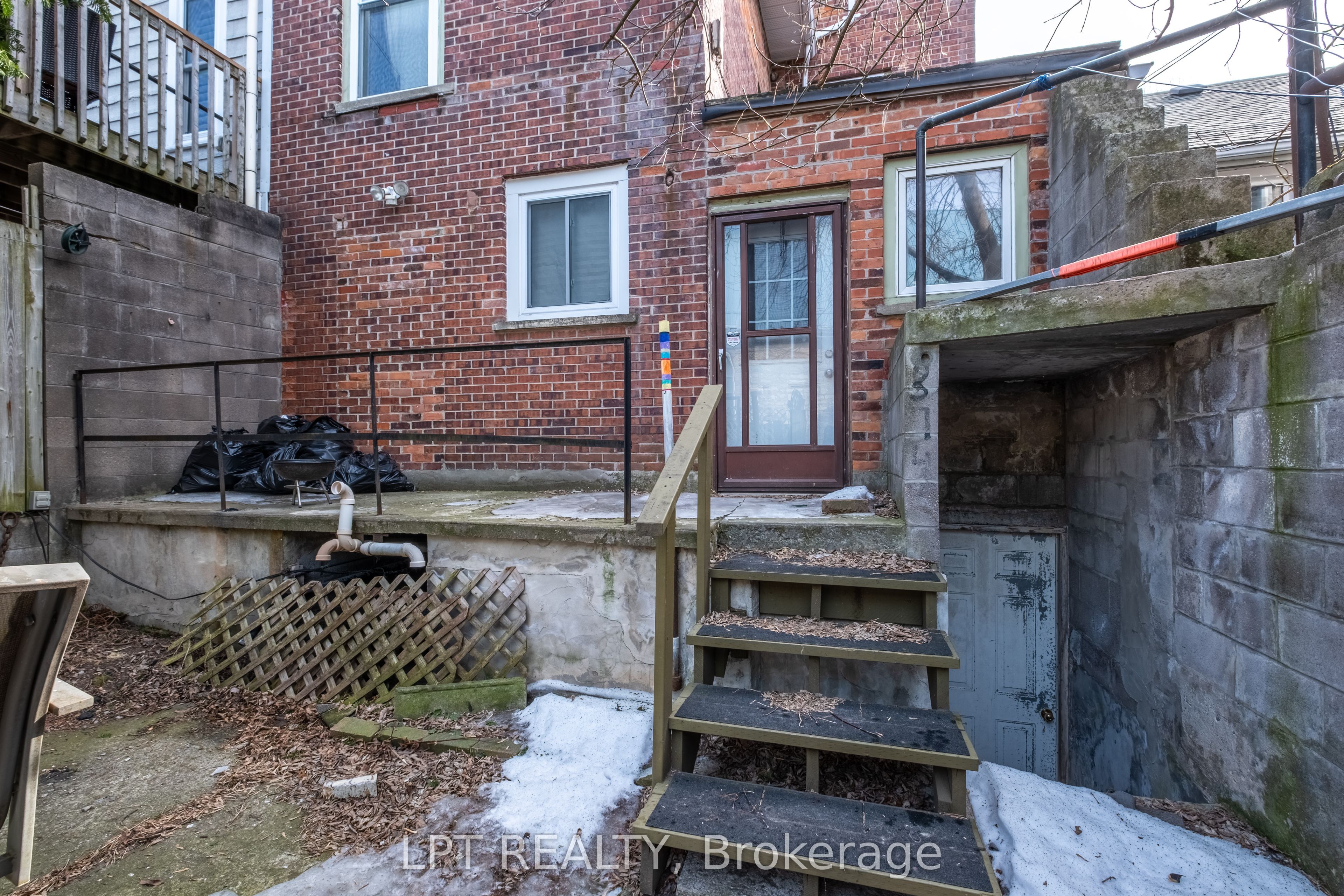 374 Barrie Street Property Photo 38