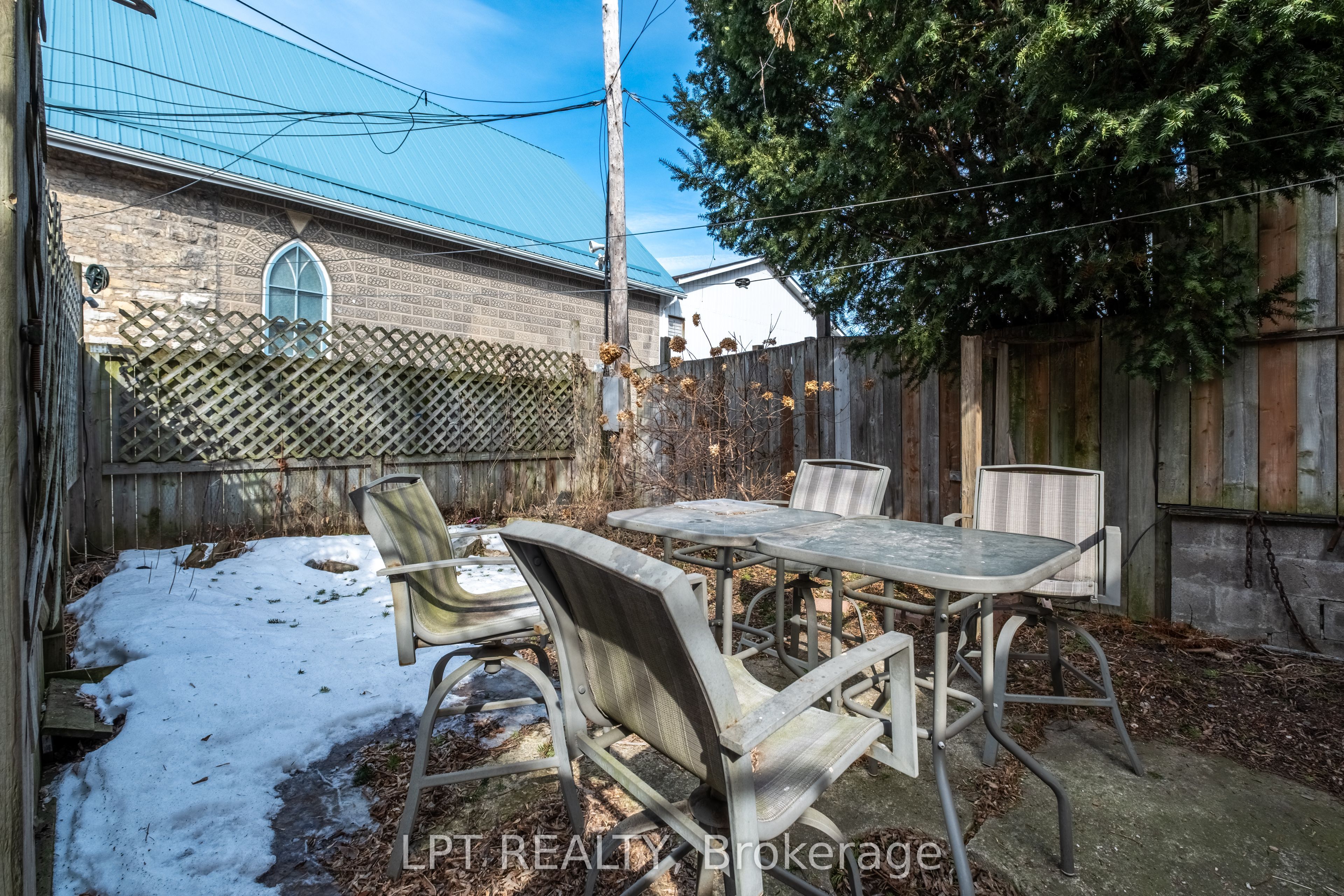 374 Barrie Street Property Photo 39