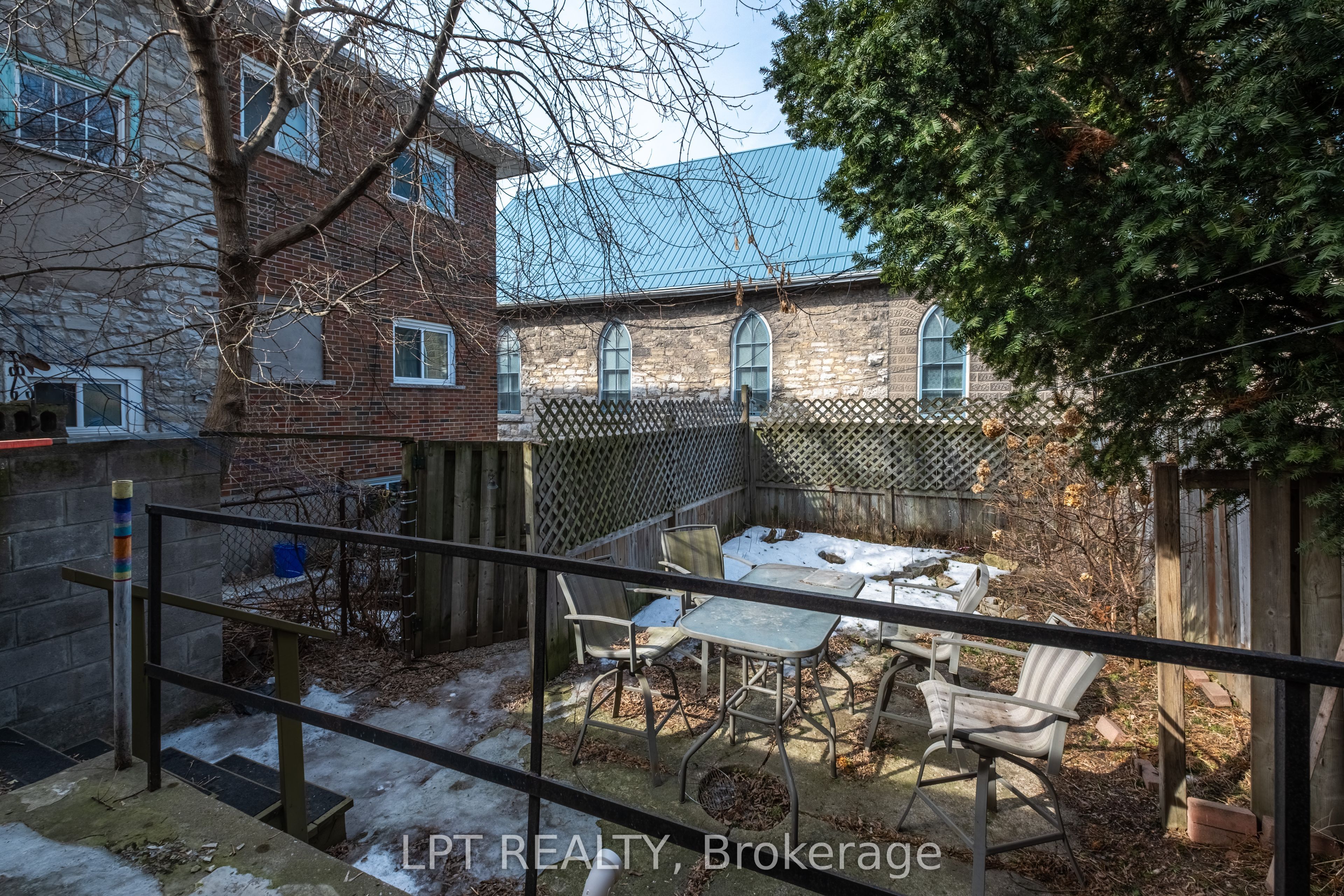374 Barrie Street Property Photo 40