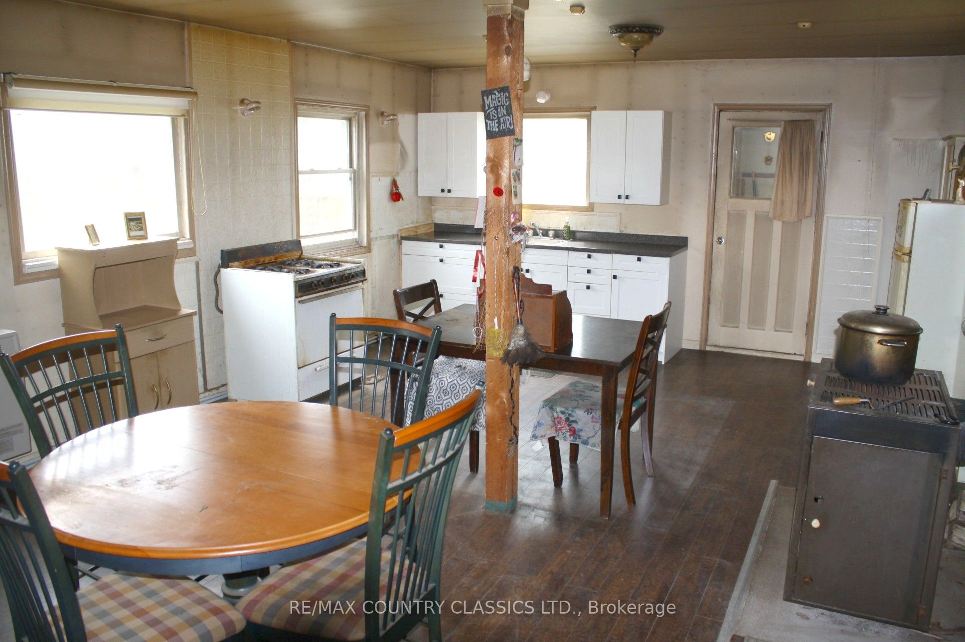 2147 Old Hastings Road Property Photo 4