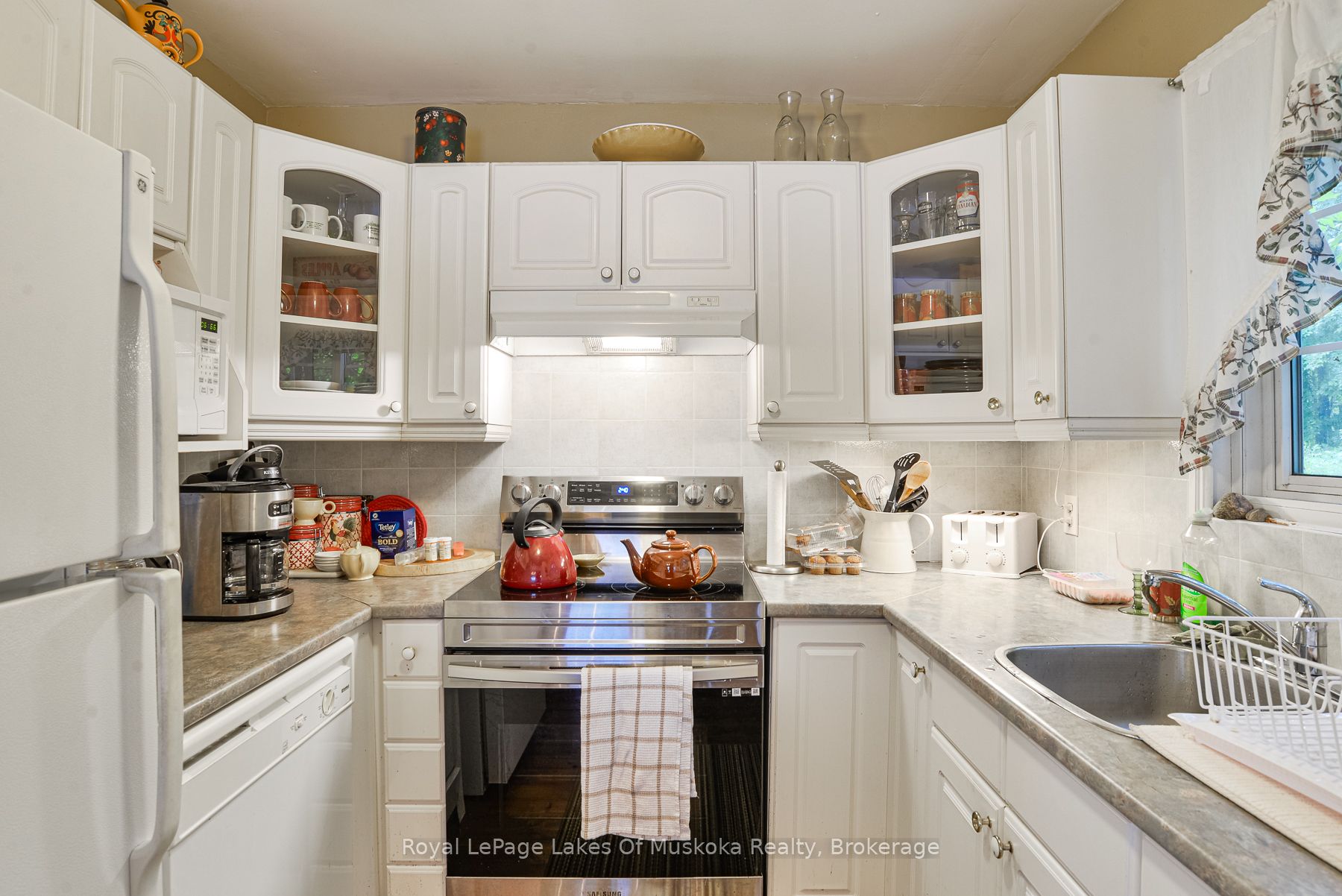 1029 Lakeshore Drive Property Photo 23