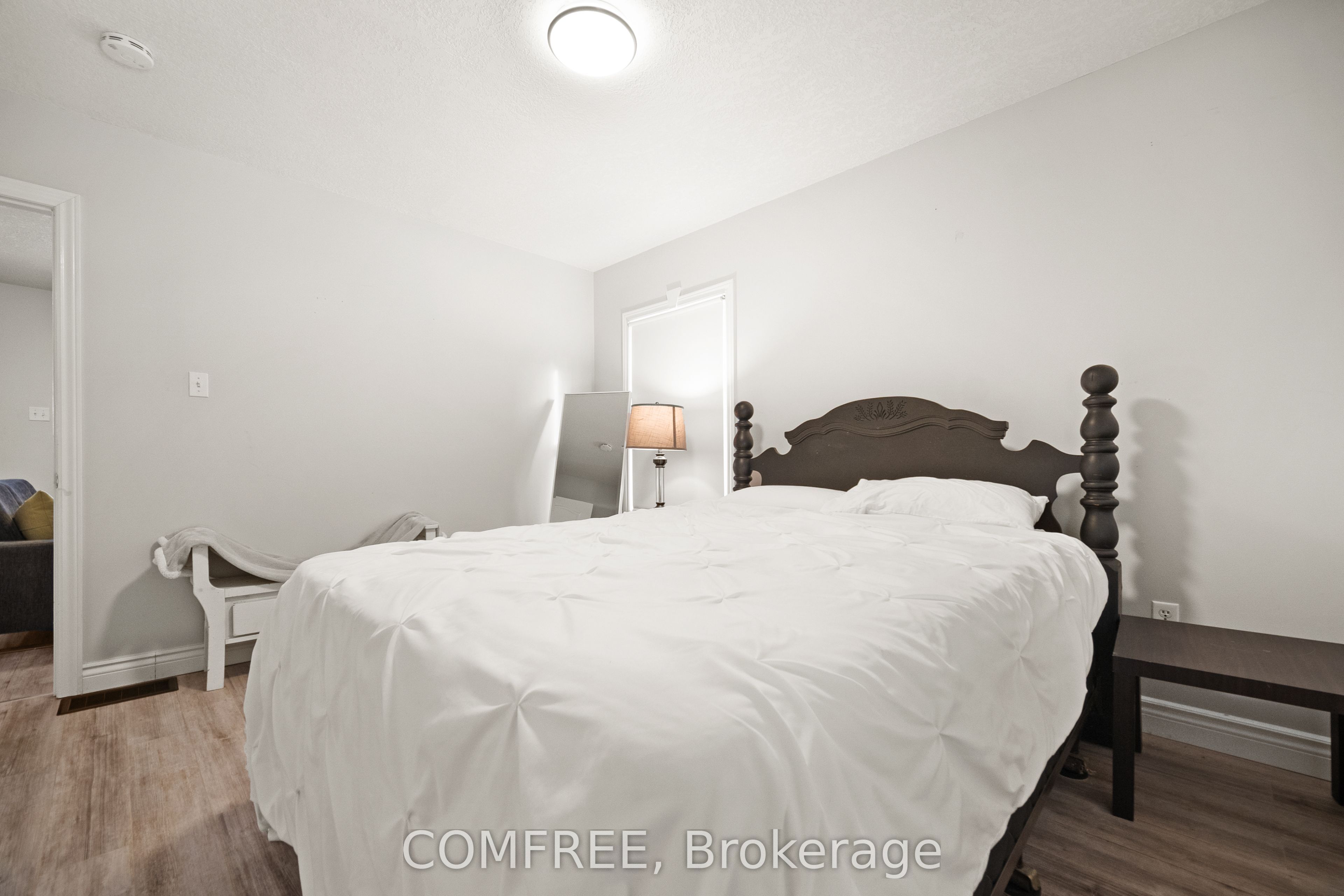 190 Rathowen Street Property Photo 8