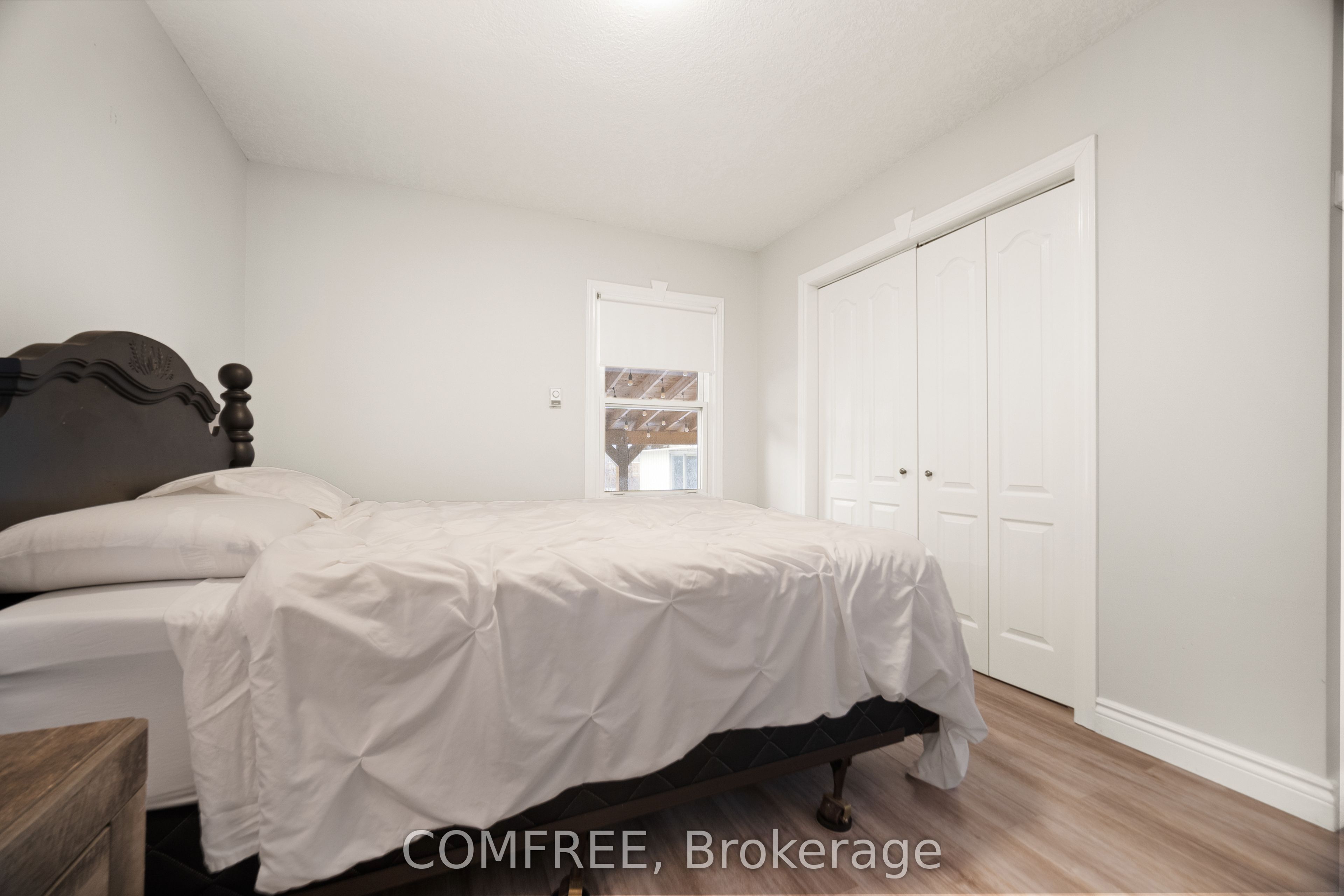 190 Rathowen Street Property Photo 9