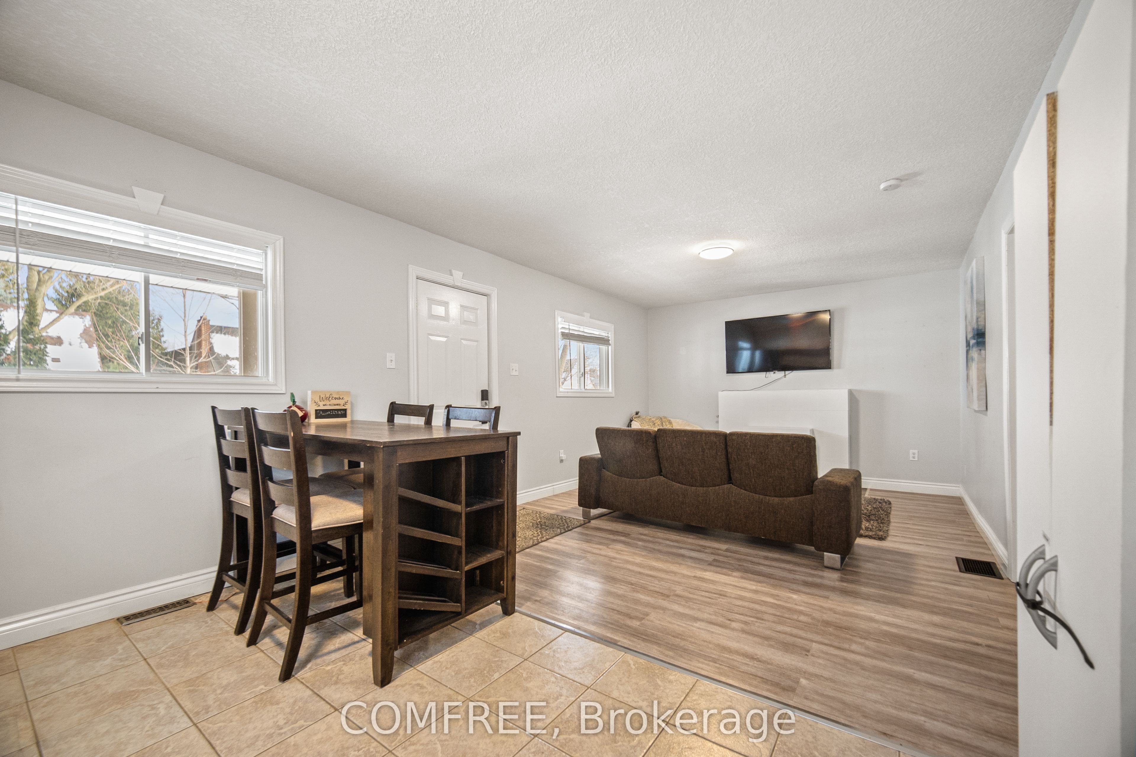 190 Rathowen Street Property Photo 13