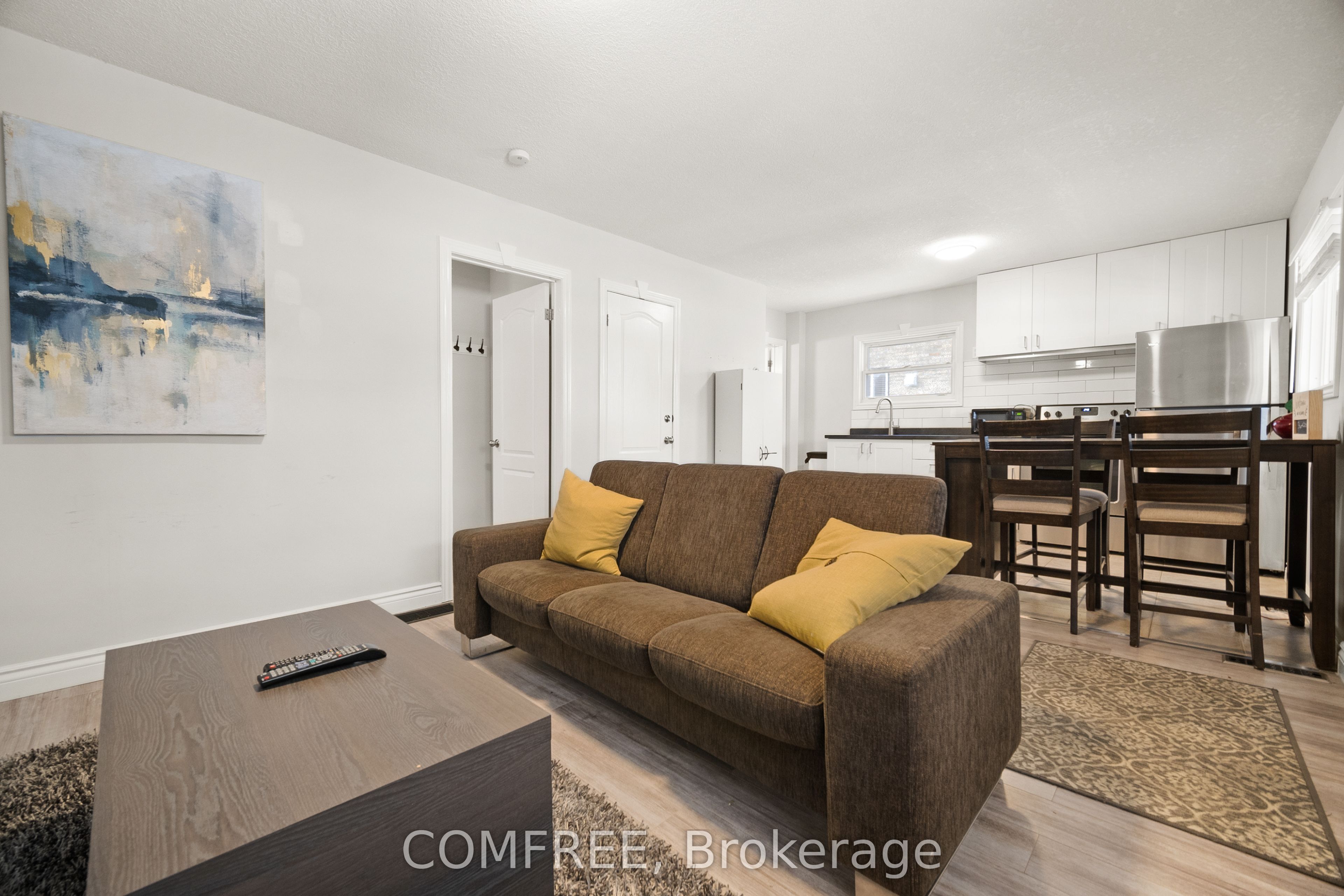 190 Rathowen Street Property Photo 15