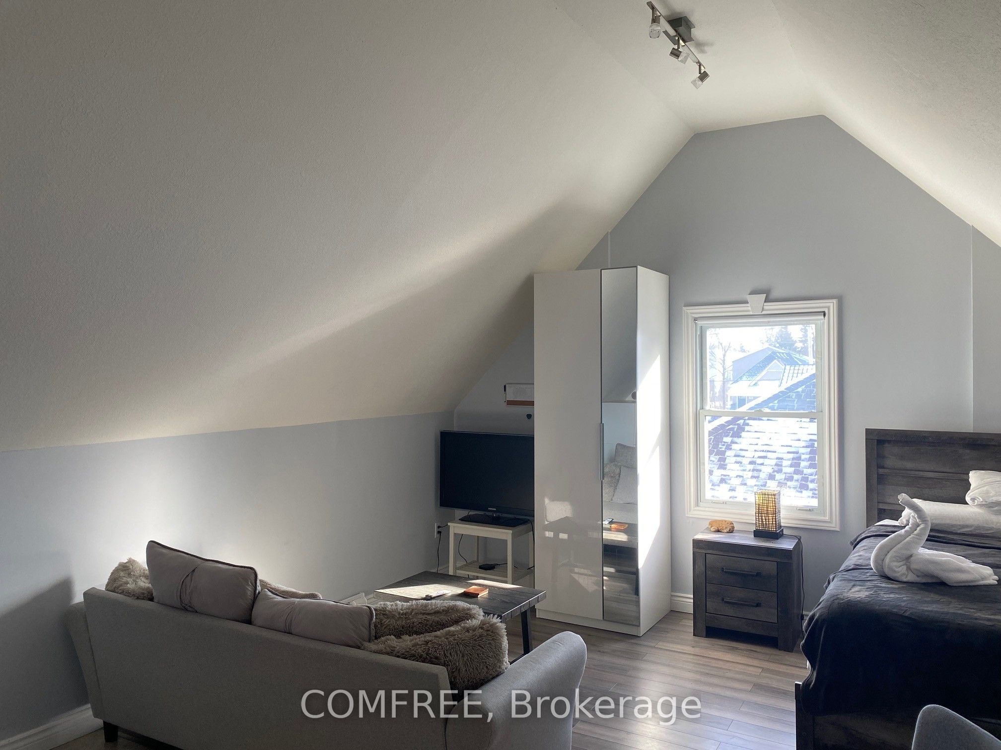 190 Rathowen Street Property Photo 21