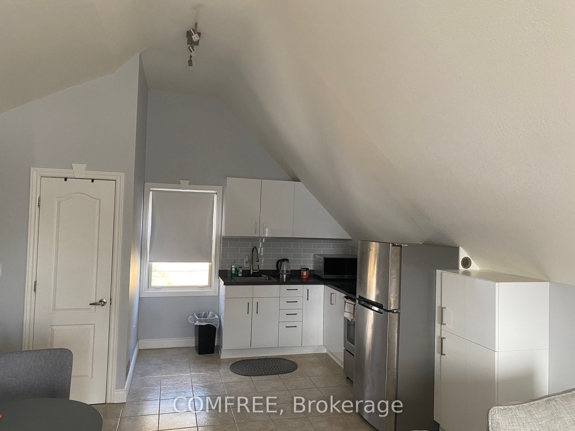 190 Rathowen Street Property Photo 26