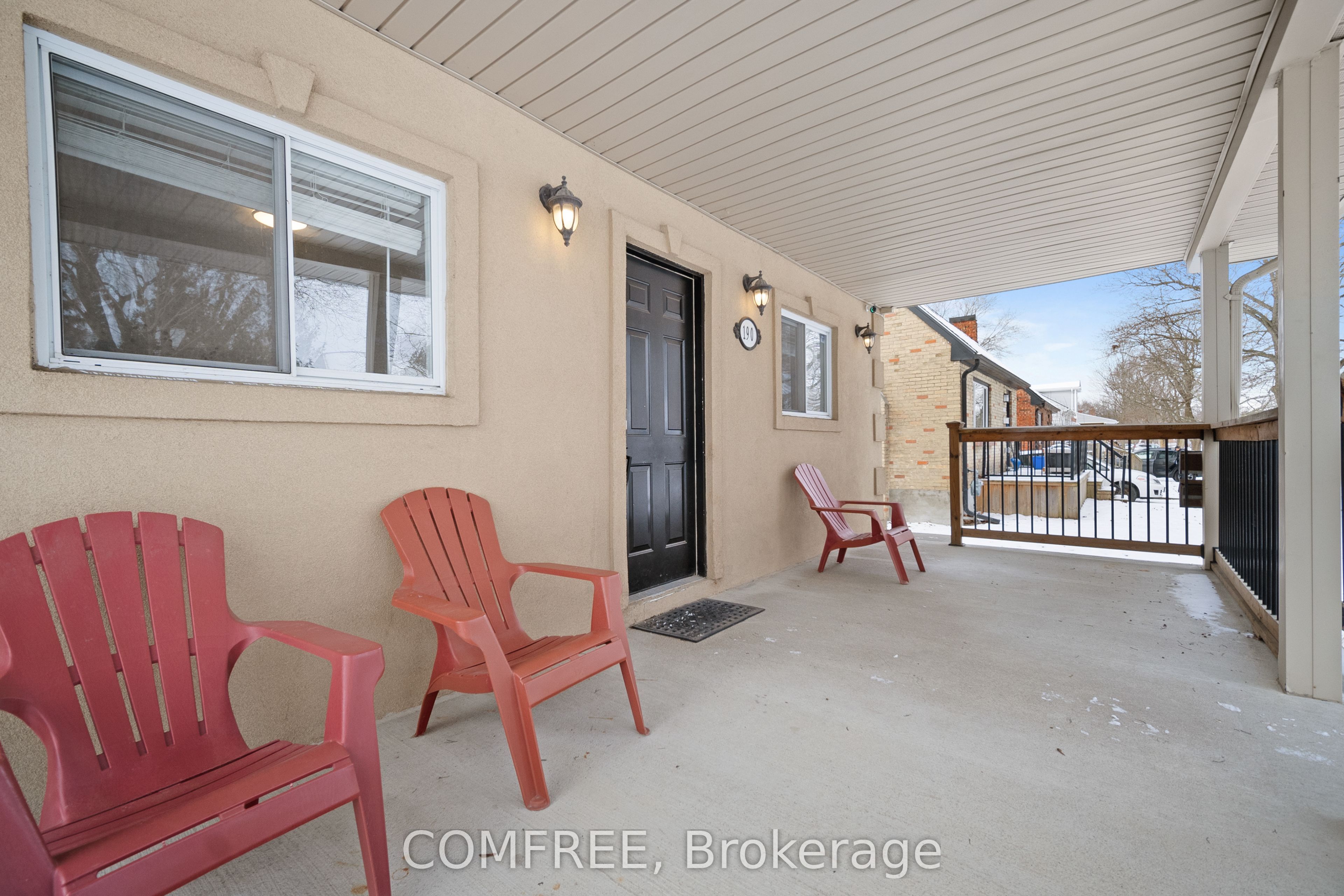 190 Rathowen Street Property Photo 31