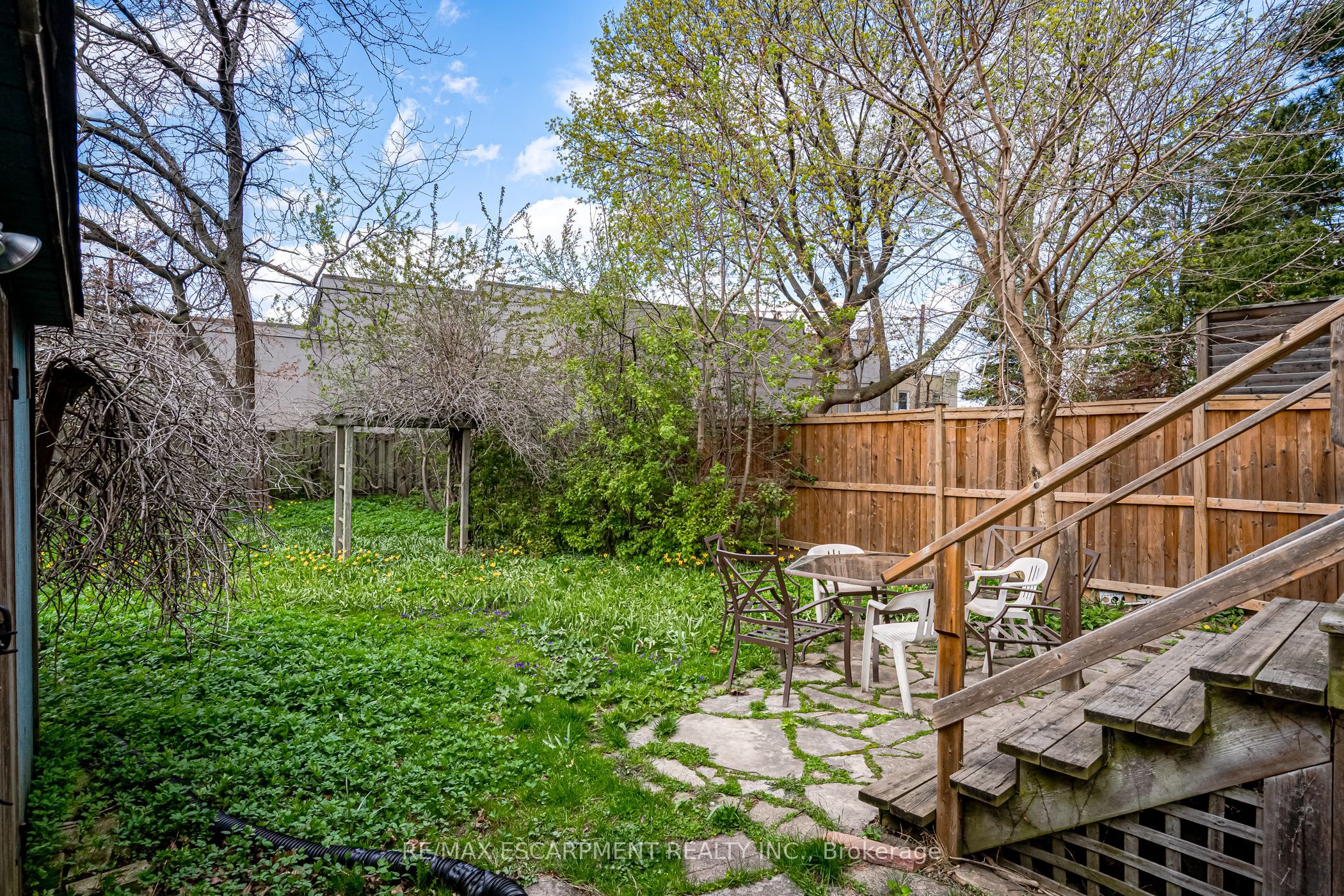 64 South Oval Street Property Photo 2
