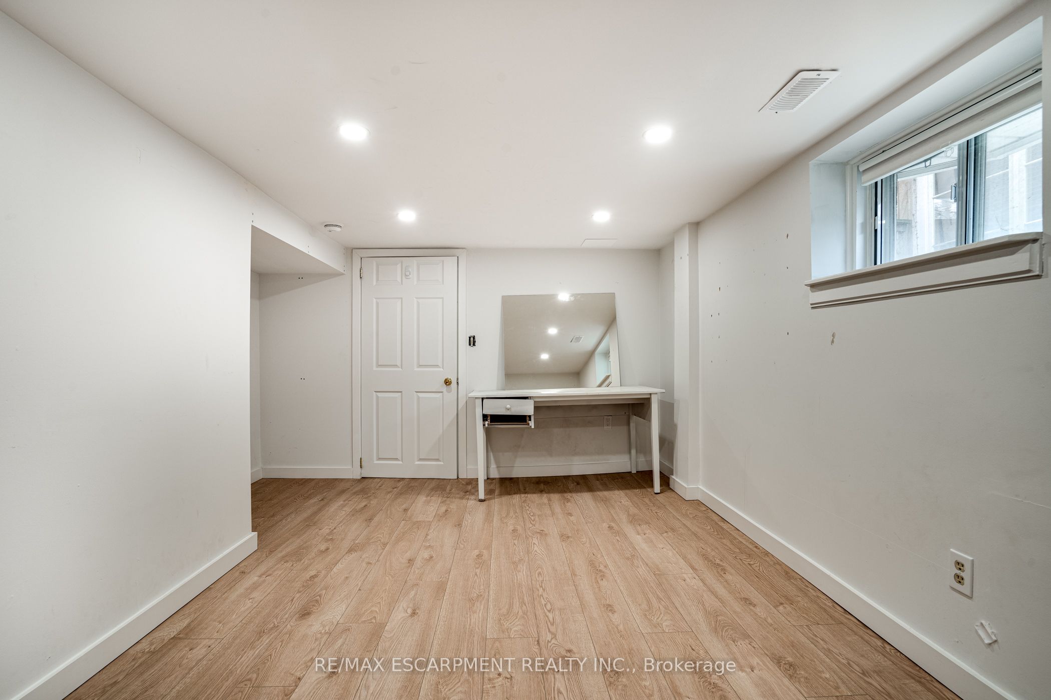 64 South Oval Street Property Photo 36